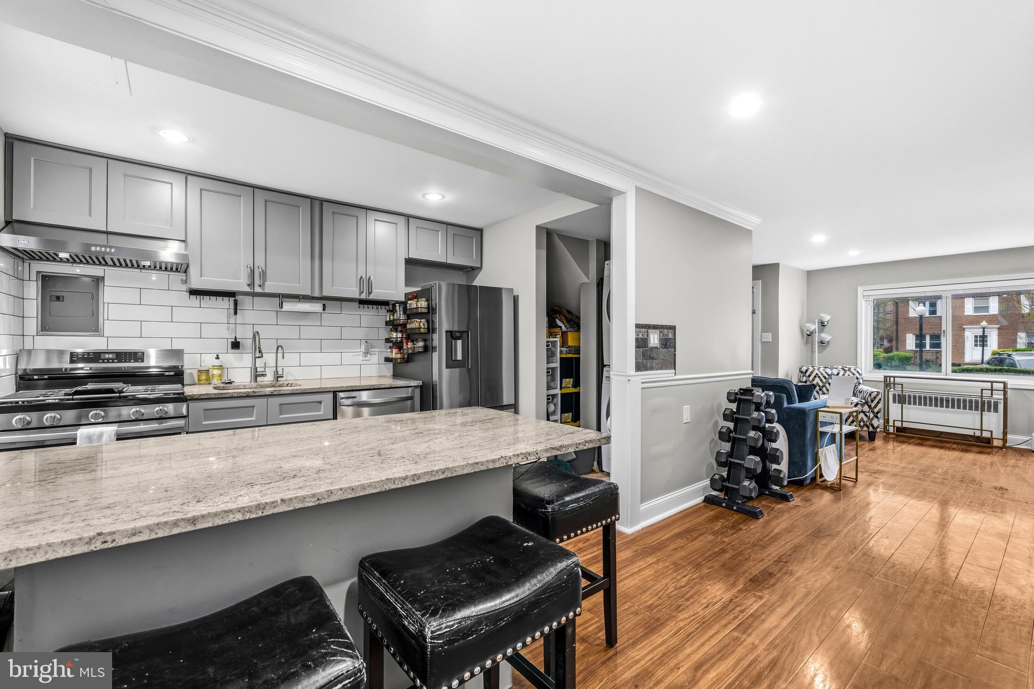 ARLINGTON COURT - Residential