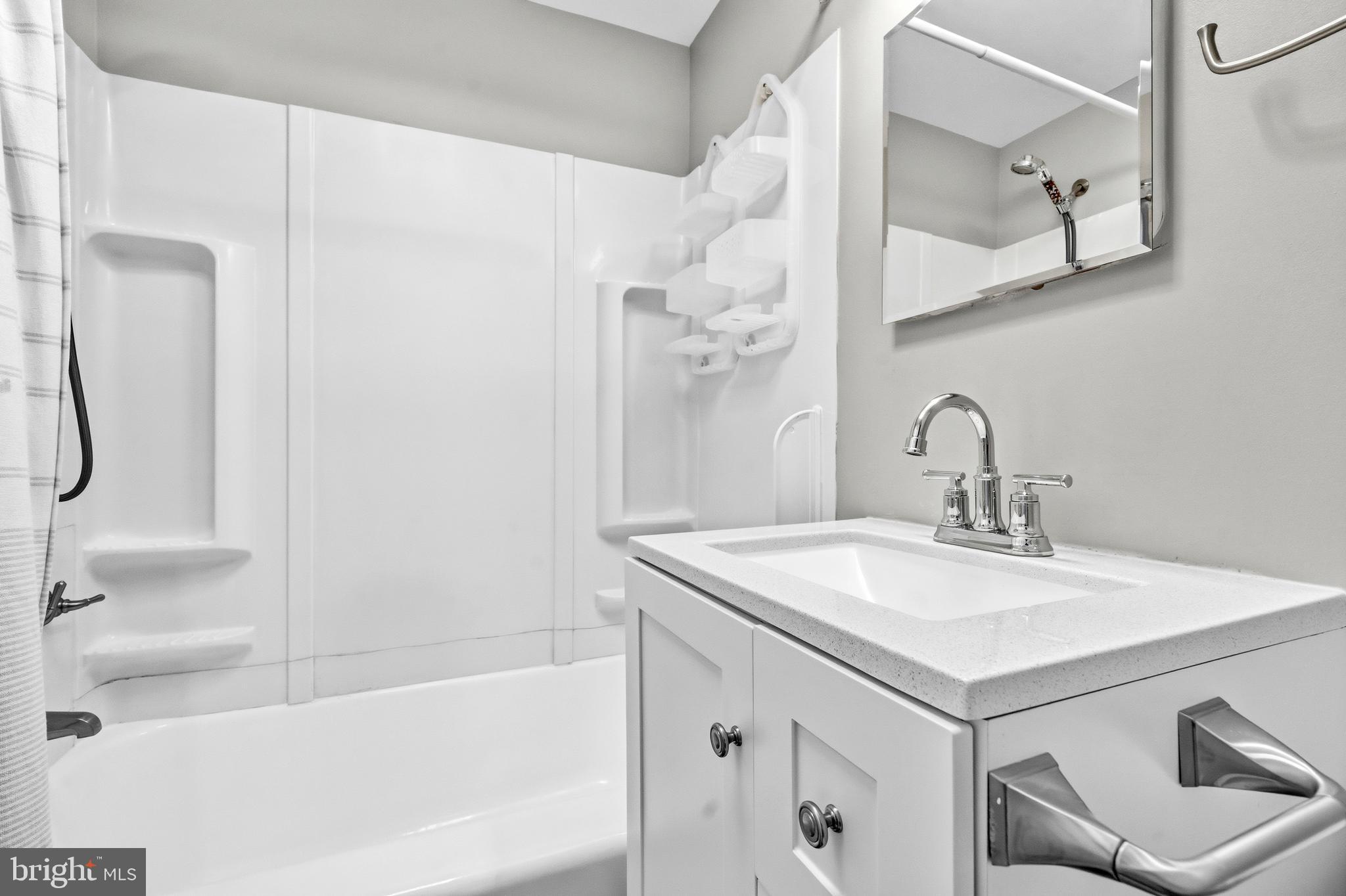 ARLINGTON COURT - Residential