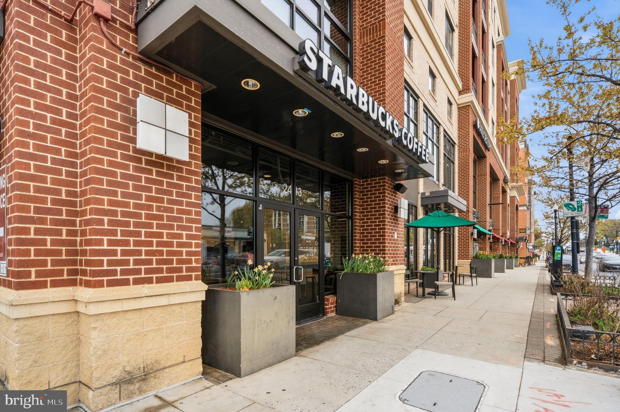 ARLINGTON COURT - Residential