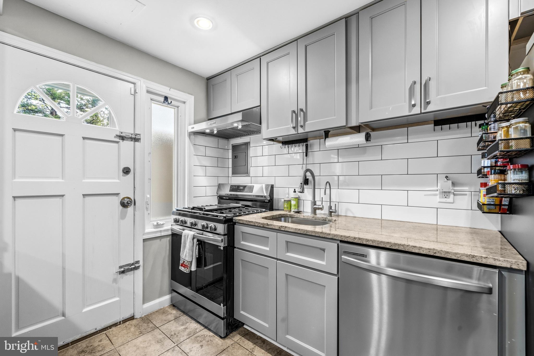 ARLINGTON COURT - Residential