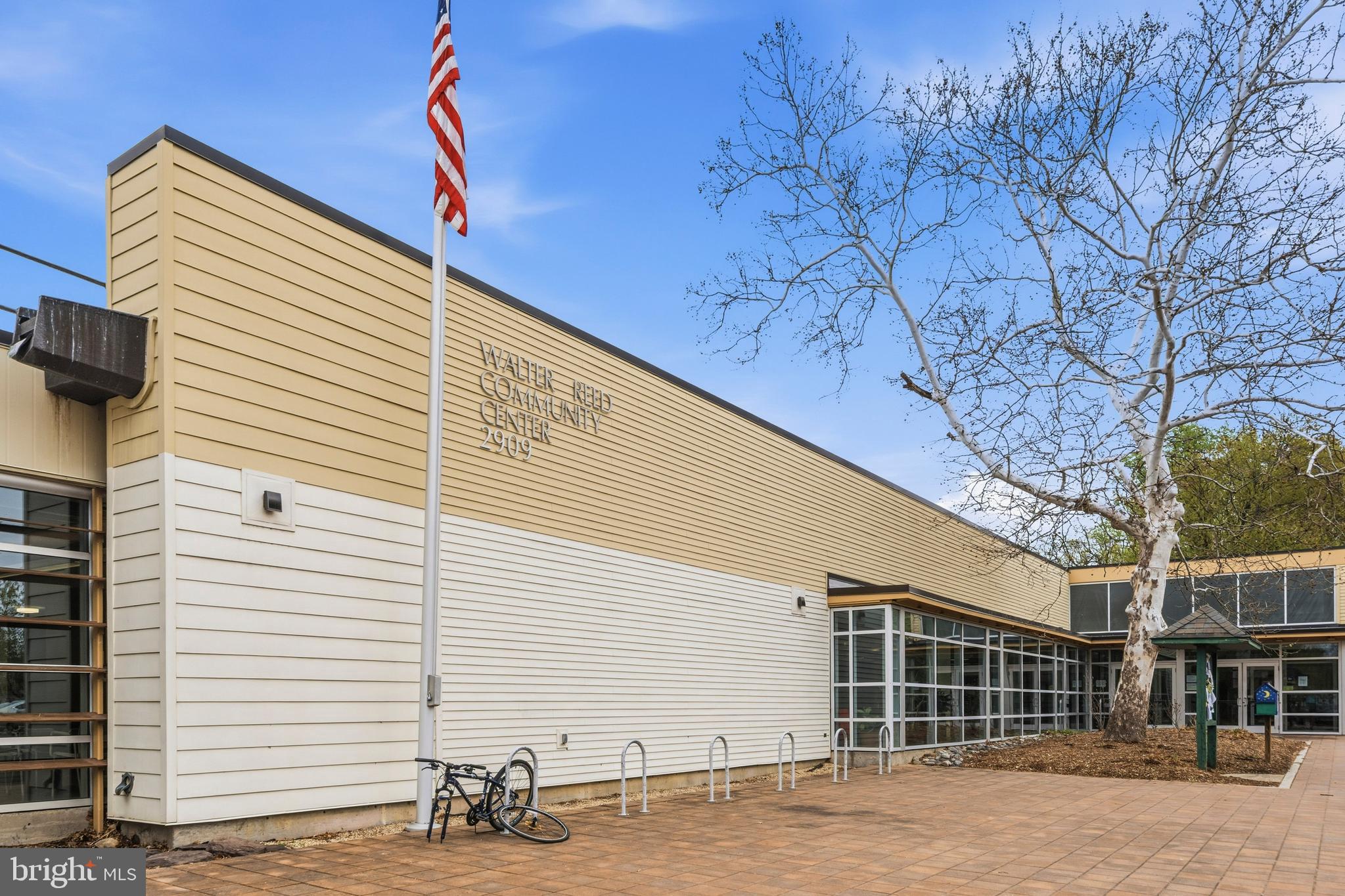 ARLINGTON COURT - Residential