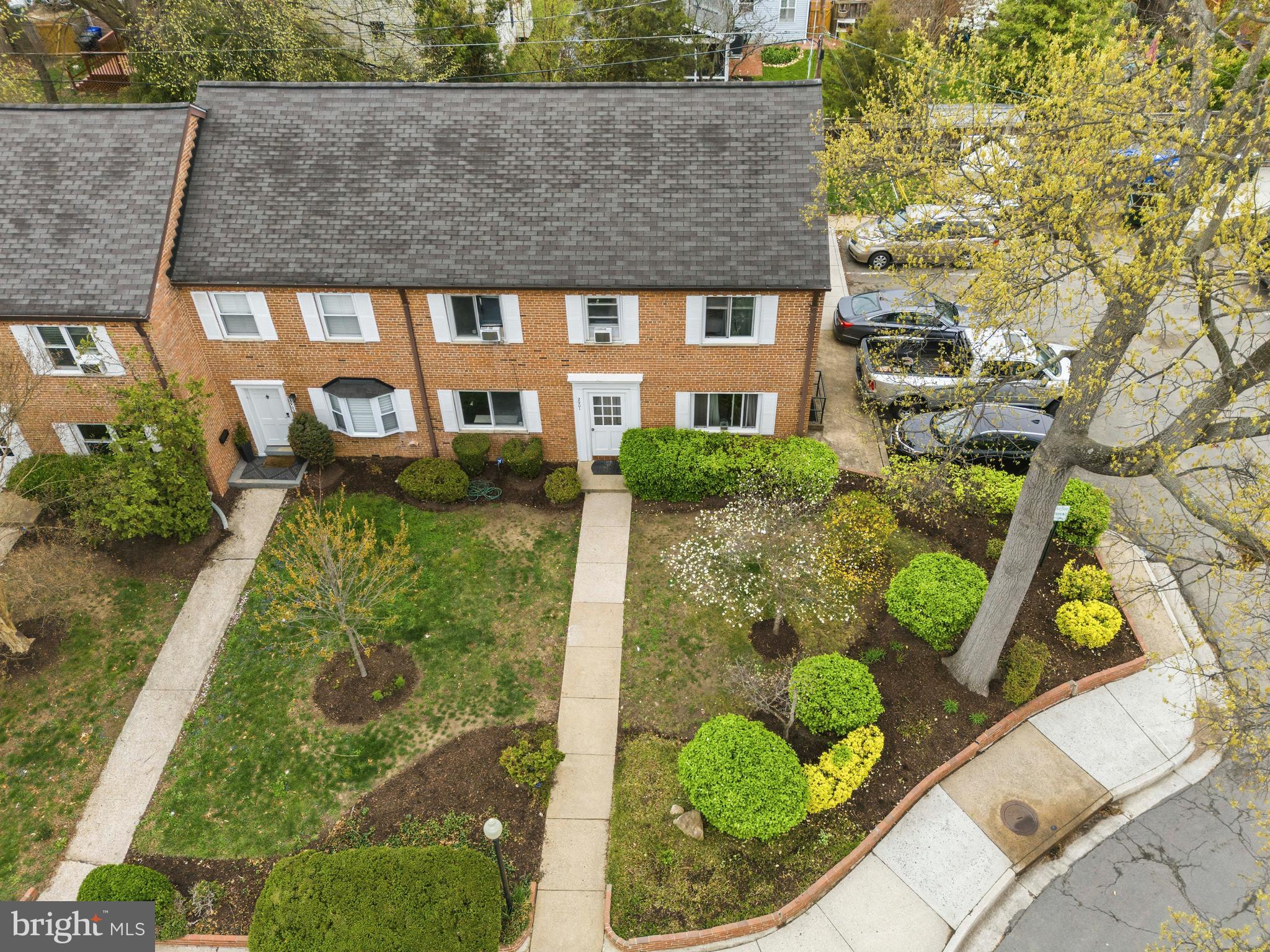 ARLINGTON COURT - Residential
