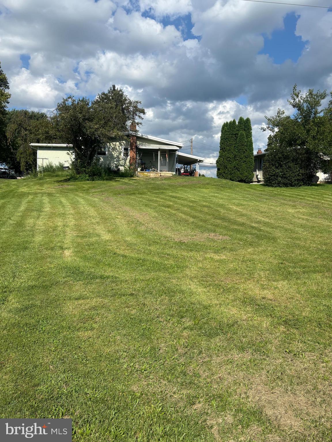 24 S BIESECKER ROAD