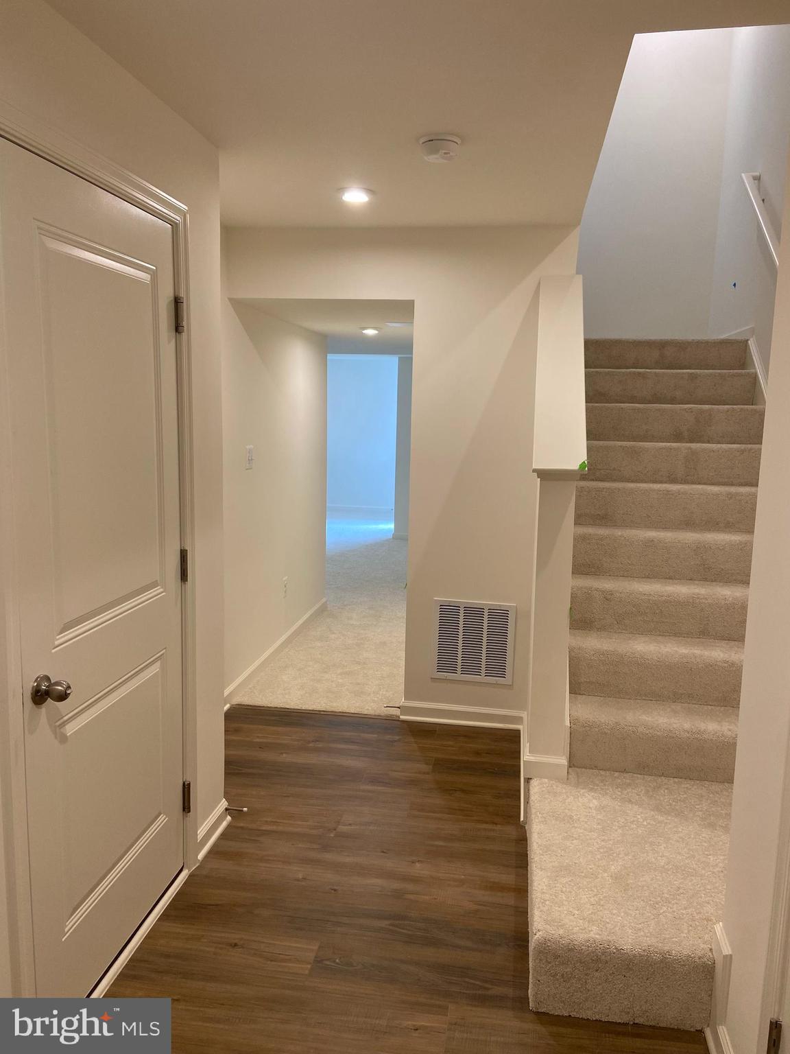 OVERLOOK AT RIVERSIDE TOWNHOMES - Residential Lease