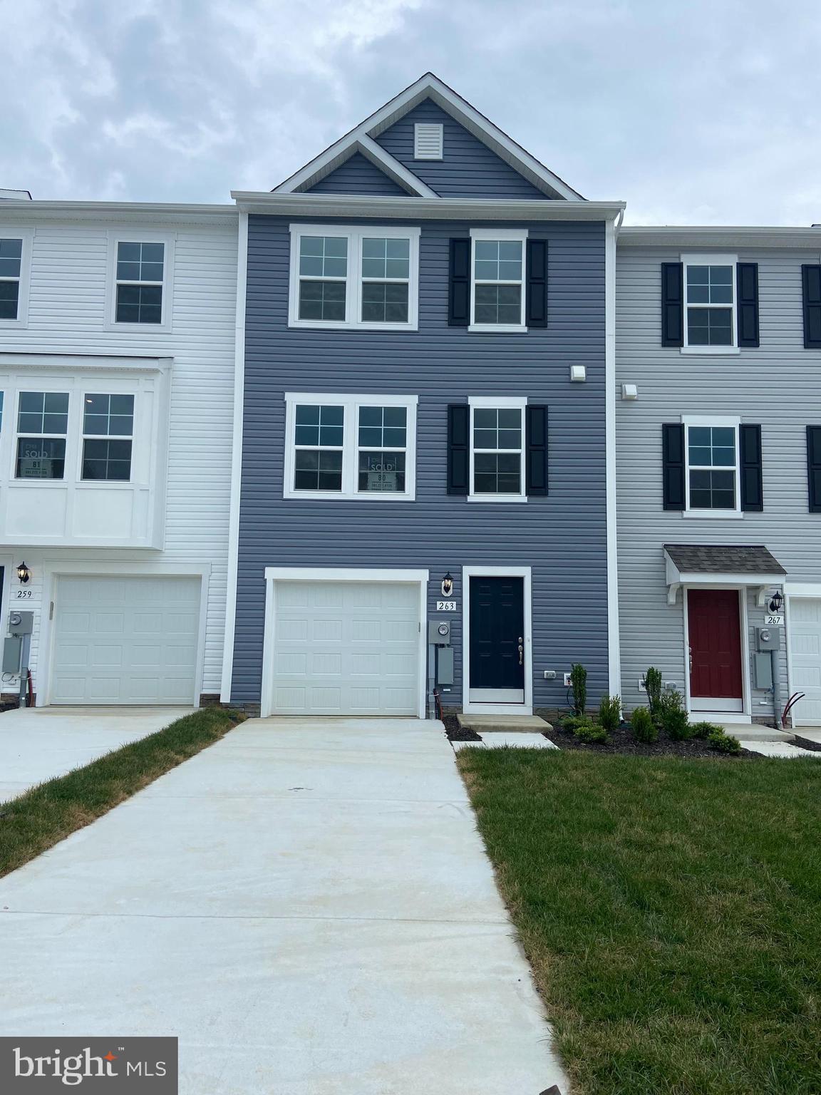 OVERLOOK AT RIVERSIDE TOWNHOMES - Residential Lease