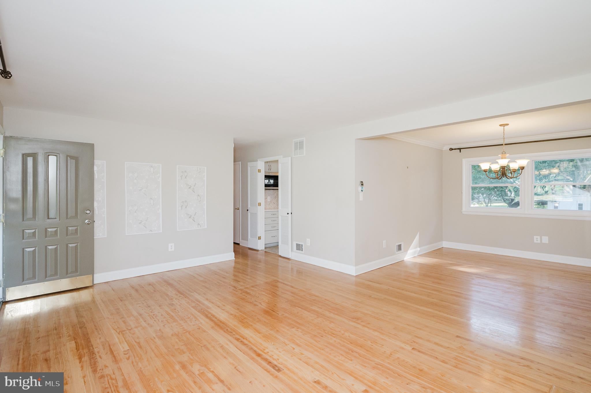 1009 E WHEEL ROAD