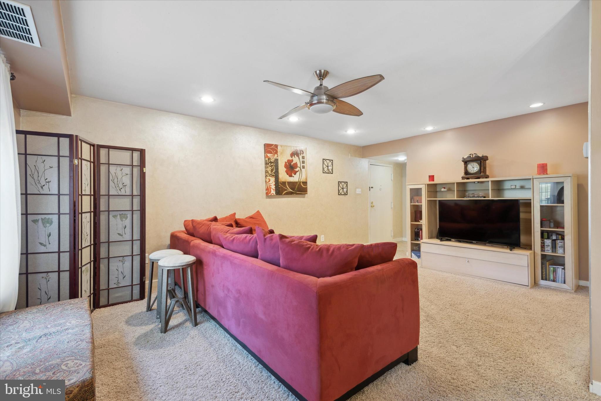 GYPSY LANE CONDOS - Residential