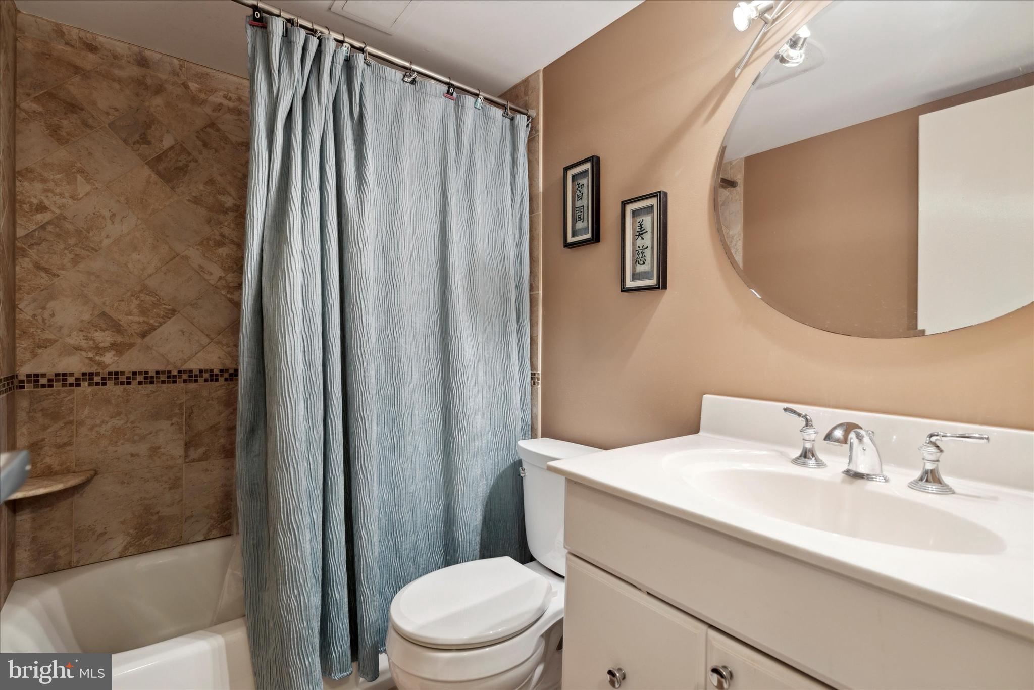 GYPSY LANE CONDOS - Residential