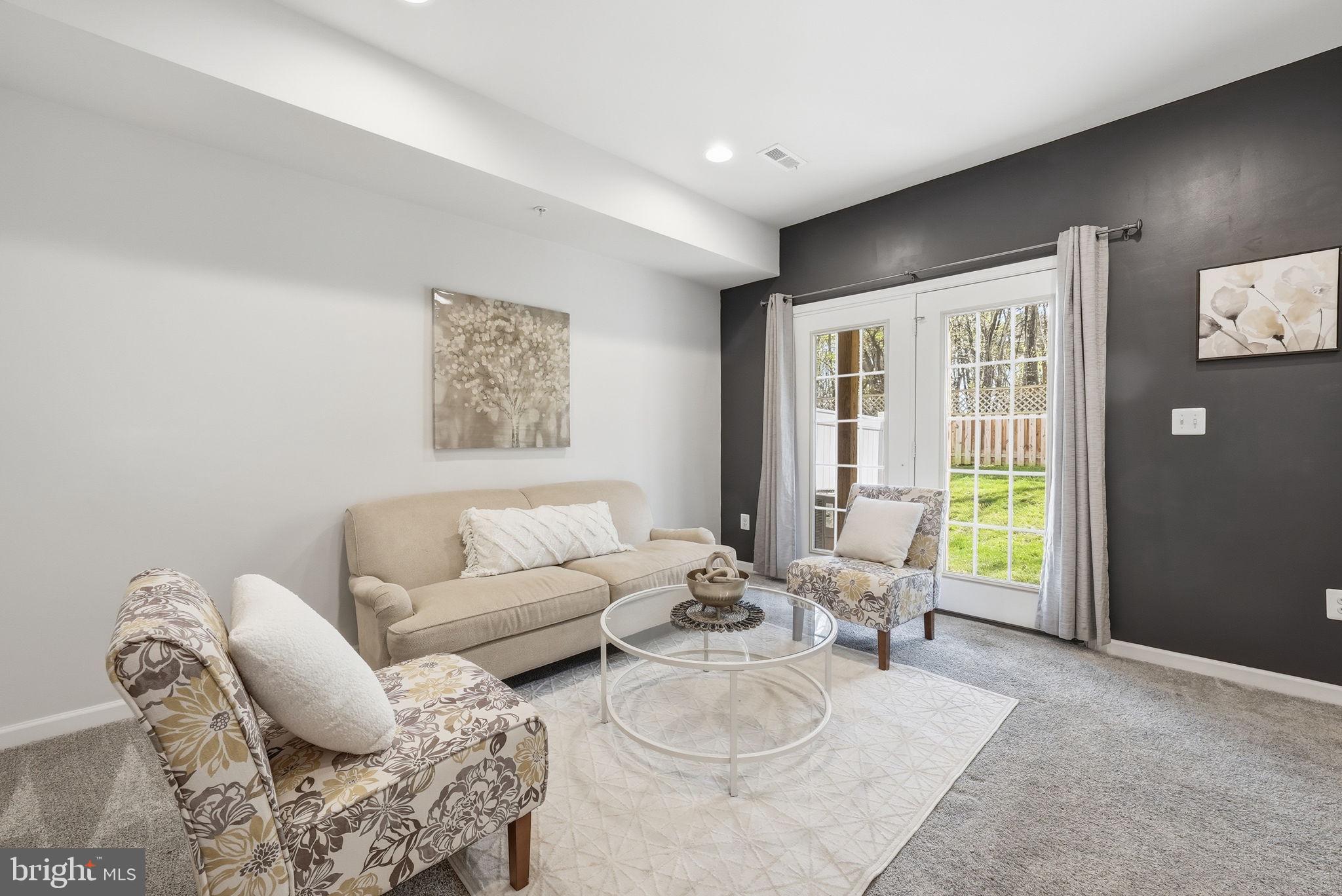 SEVERN HOLLOW - Residential