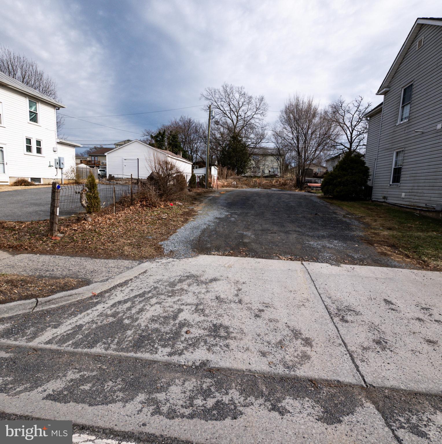 WINCHESTER CITY - Land