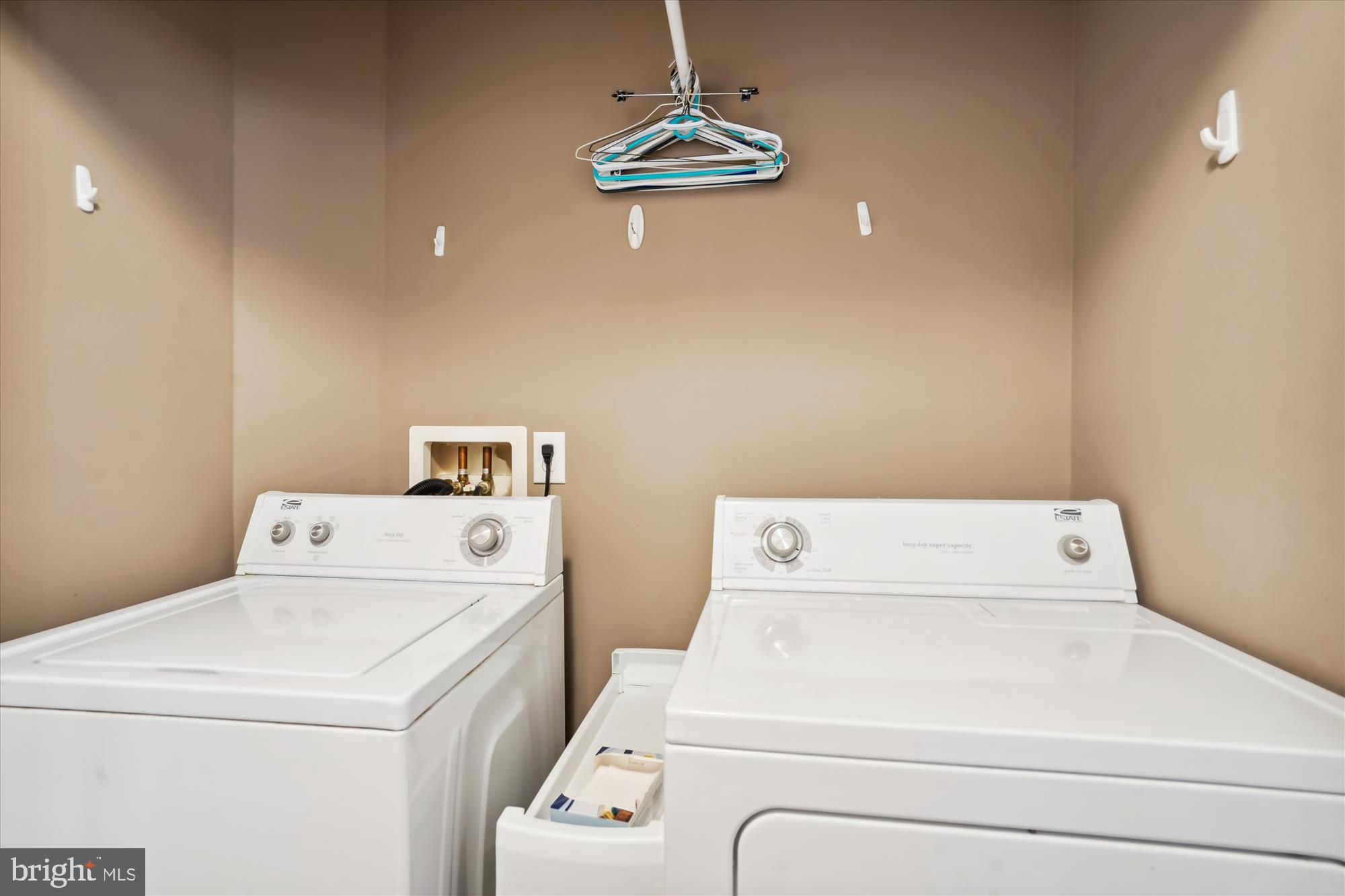 HOME CREST - Residential