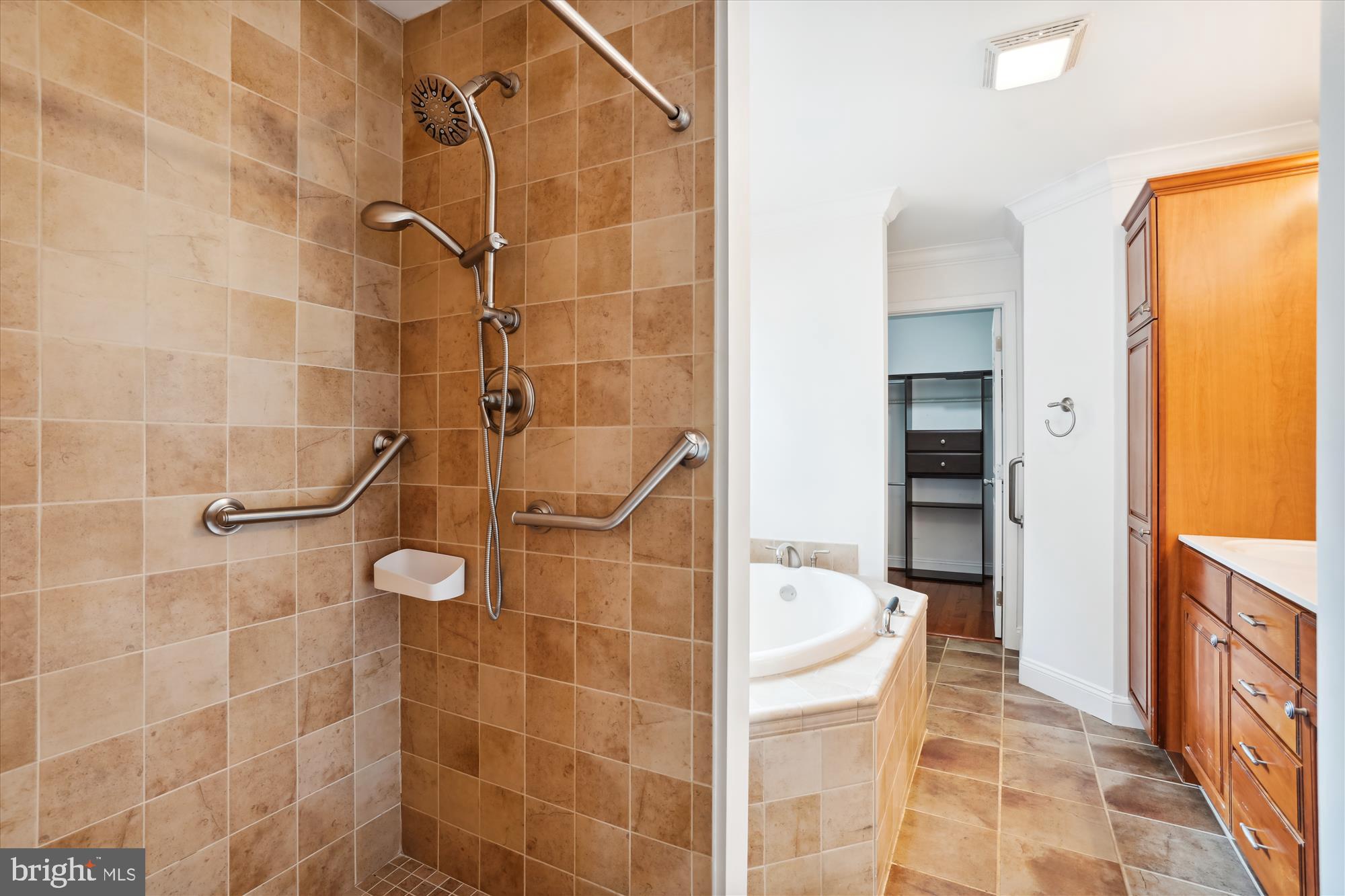 HOME CREST - Residential