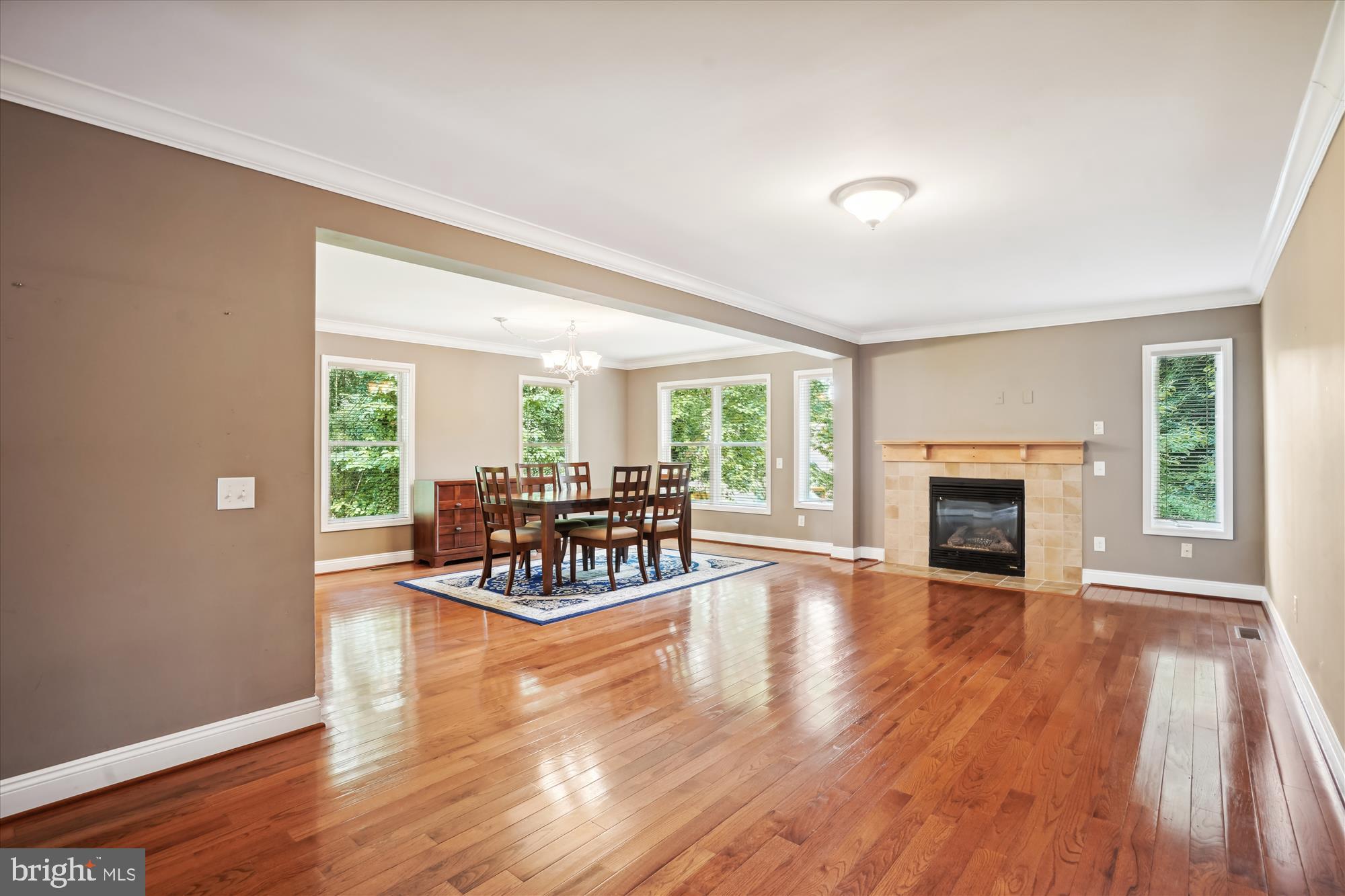 HOME CREST - Residential