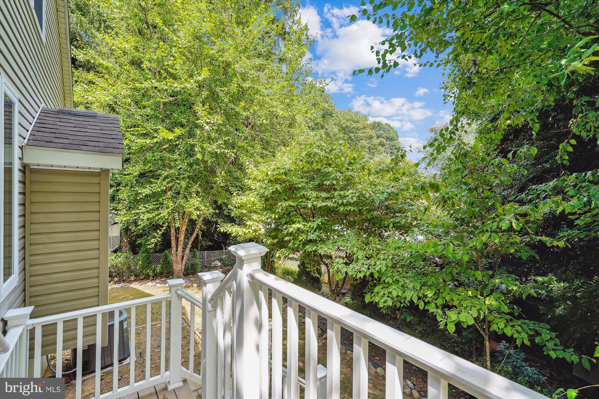 HOME CREST - Residential