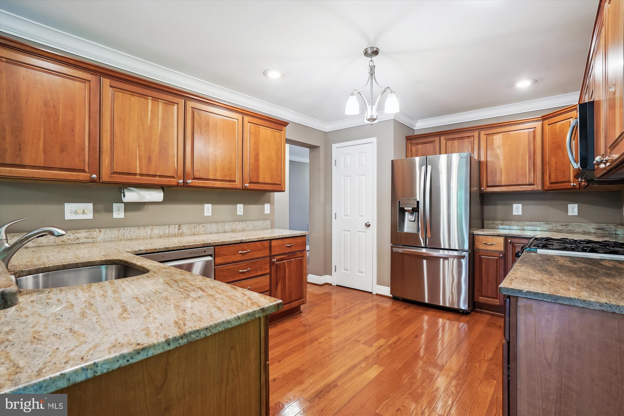 HOME CREST - Residential