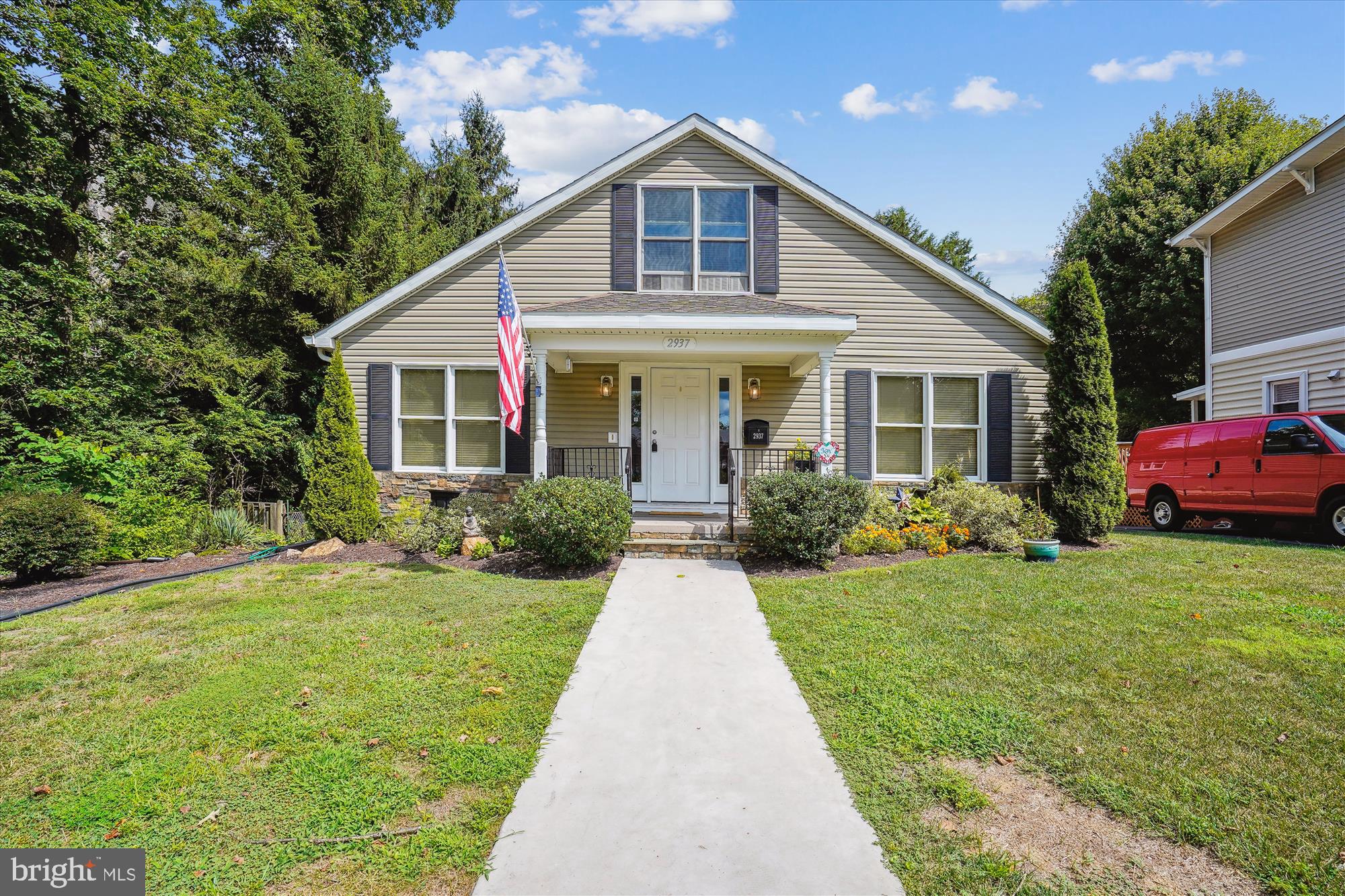 HOME CREST - Residential