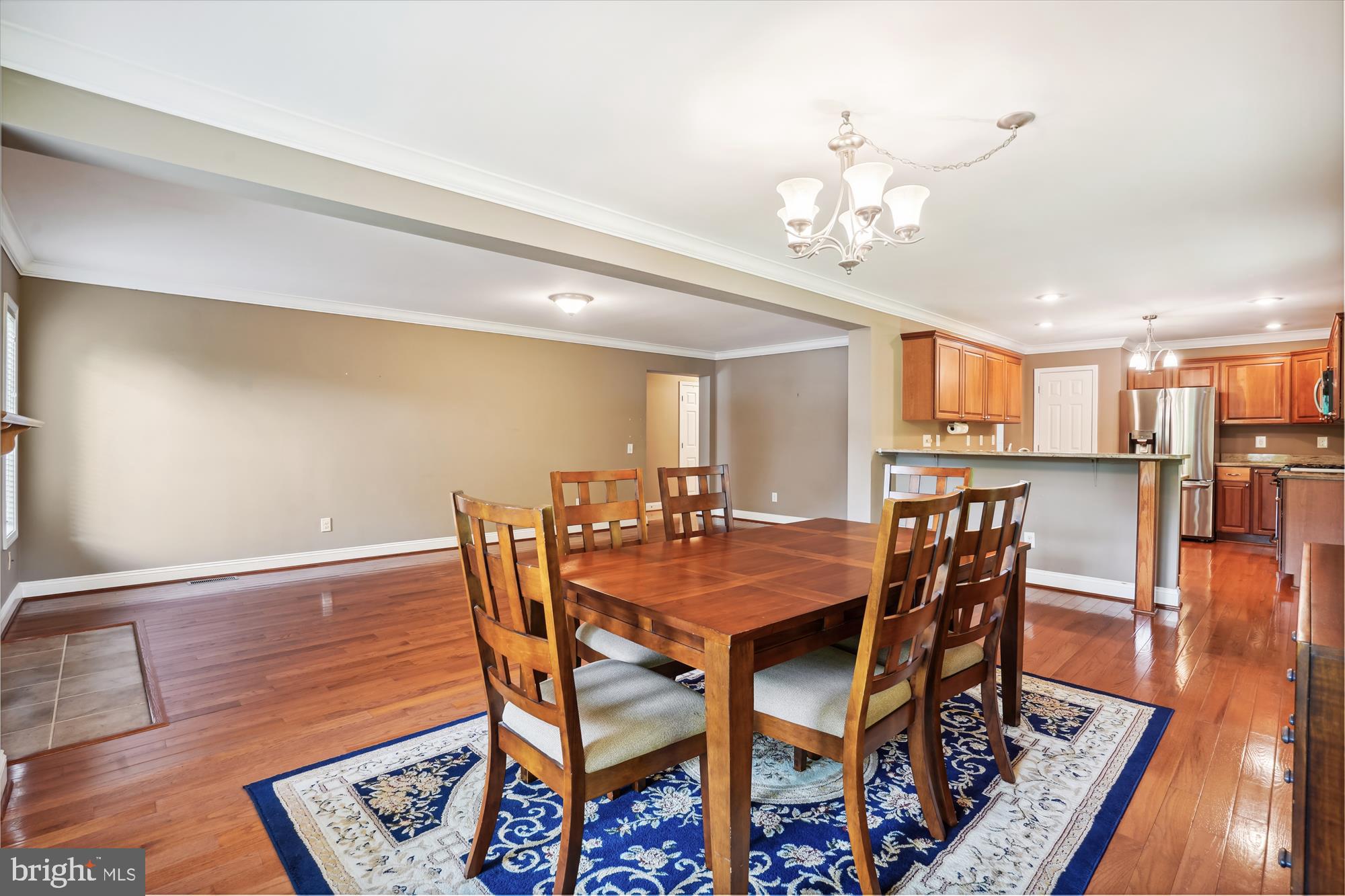 HOME CREST - Residential