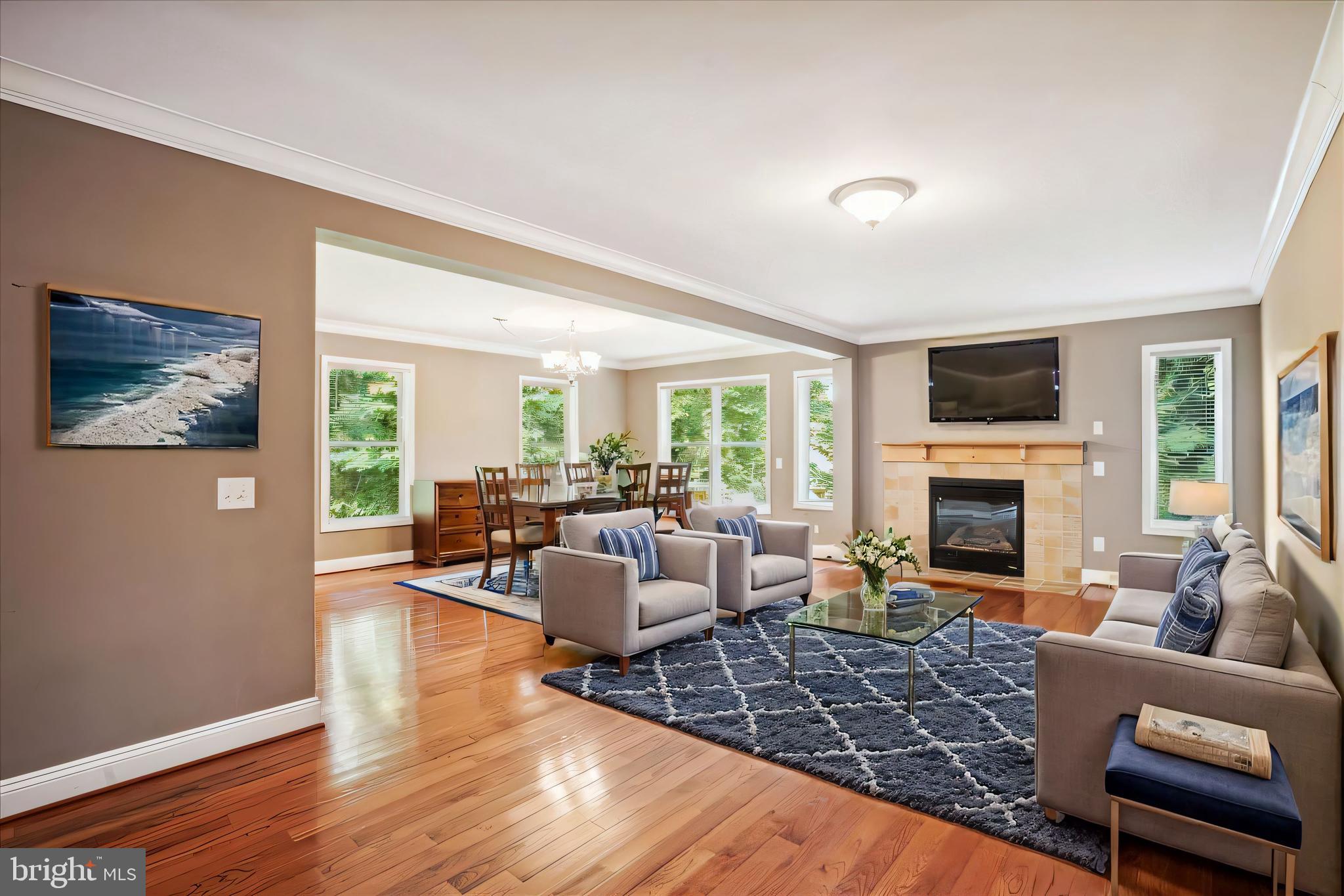 HOME CREST - Residential