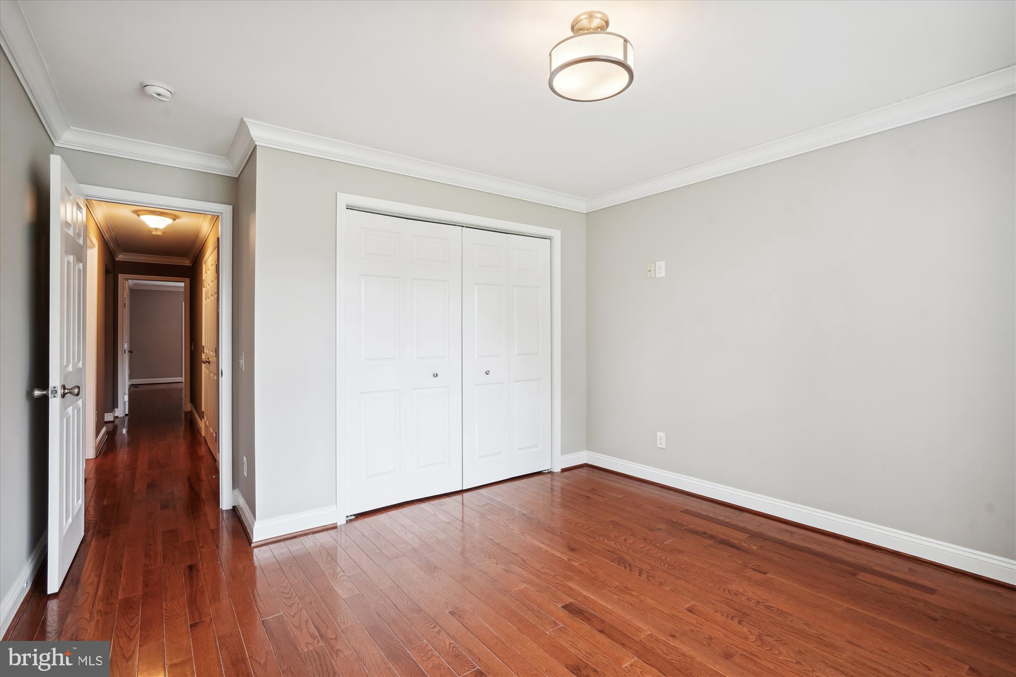 HOME CREST - Residential