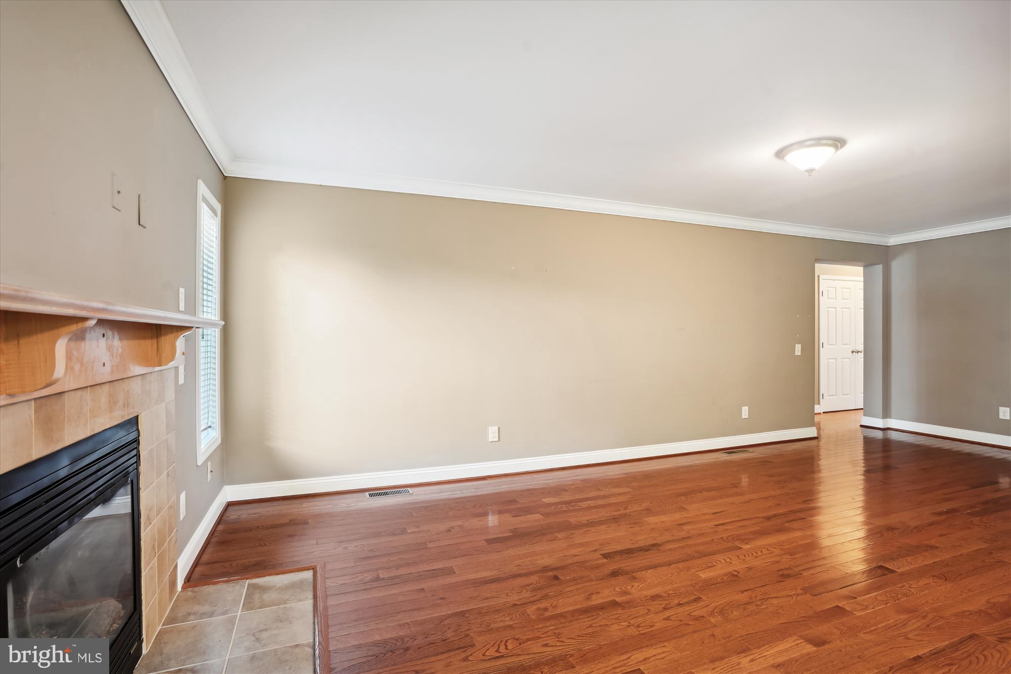 HOME CREST - Residential