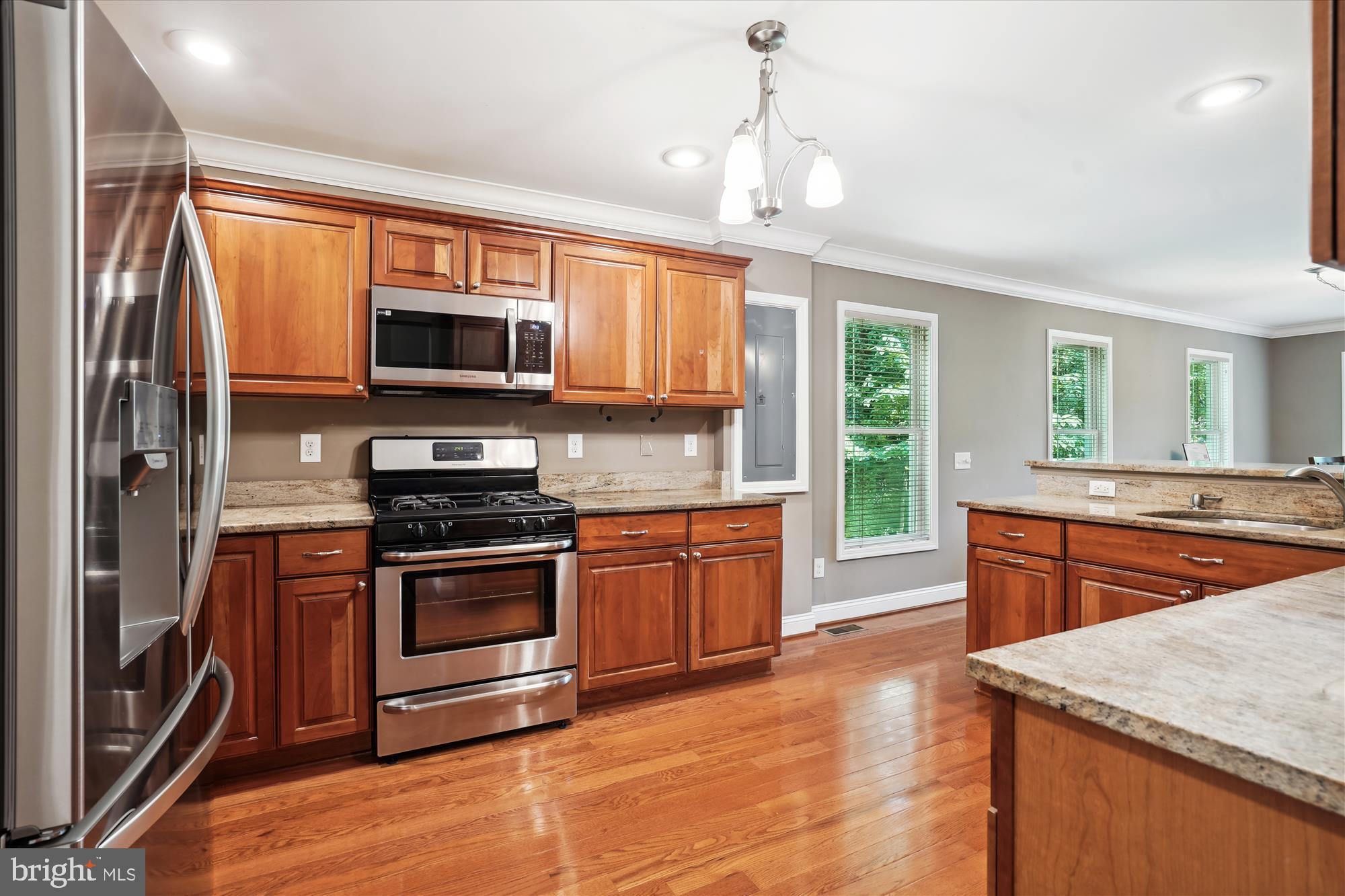 HOME CREST - Residential