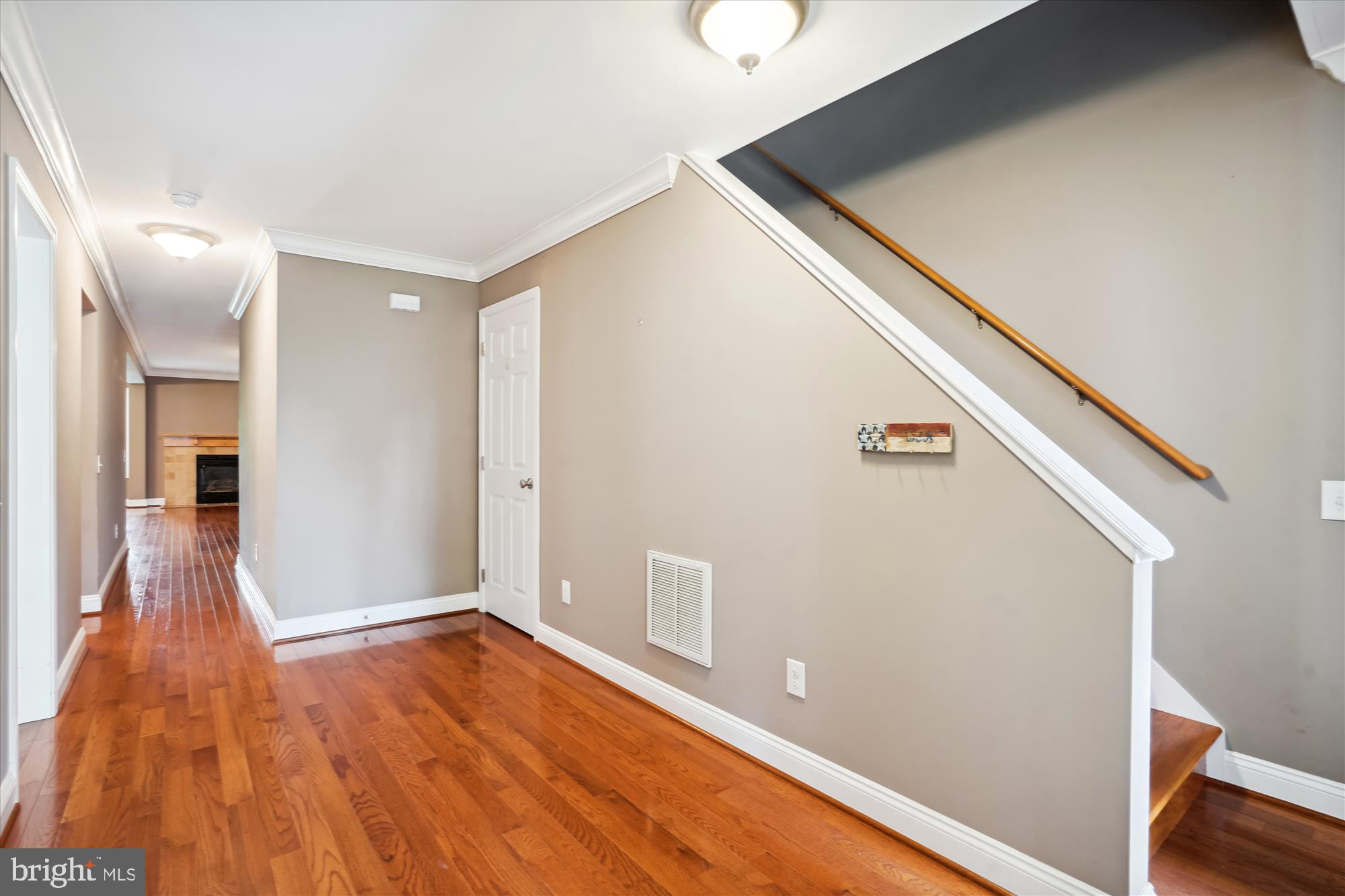 HOME CREST - Residential