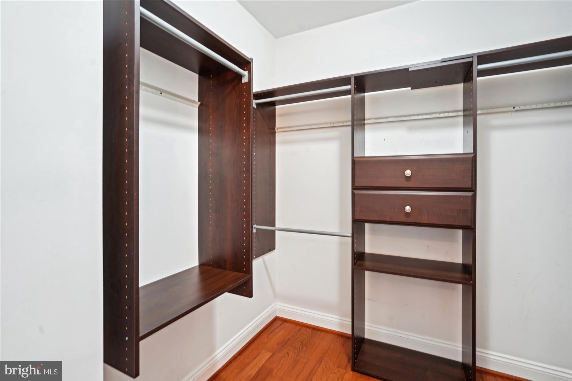 HOME CREST - Residential