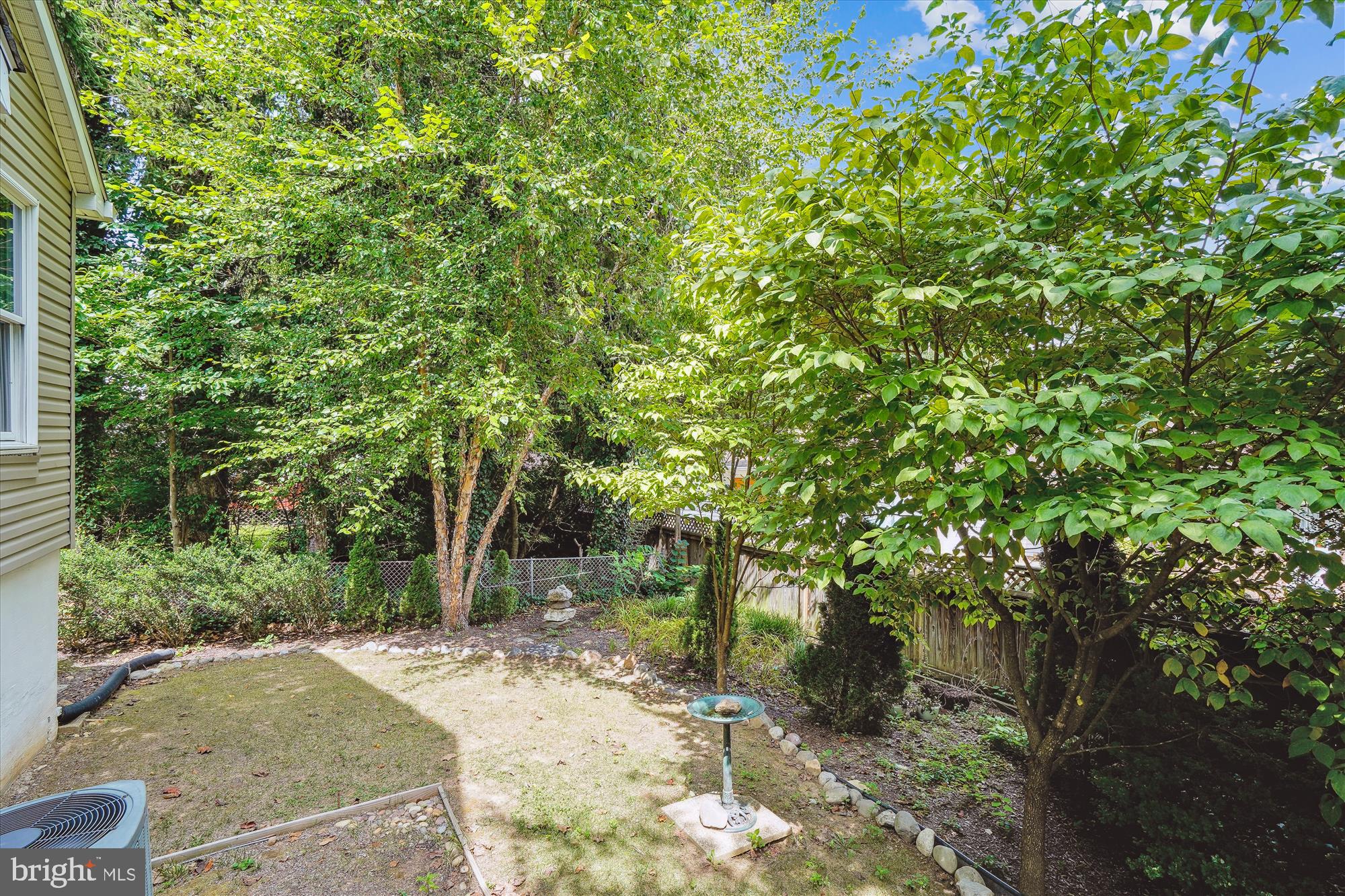 HOME CREST - Residential