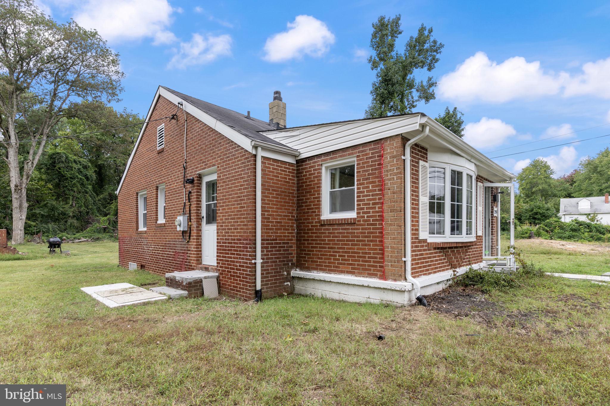 2555 MARSHALL HALL ROAD