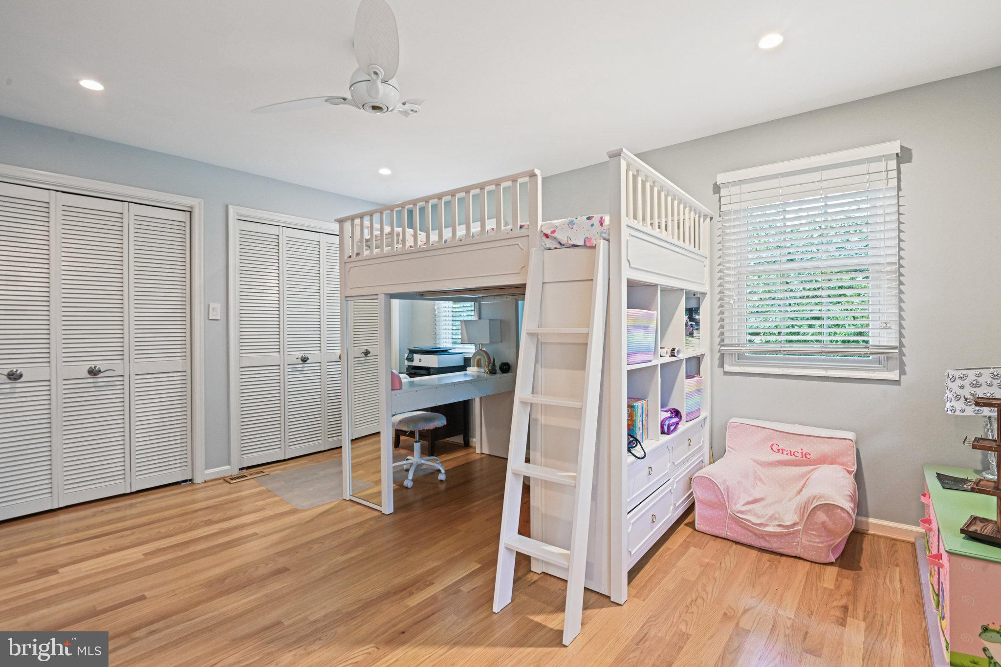 OAKDALE PARK - Residential