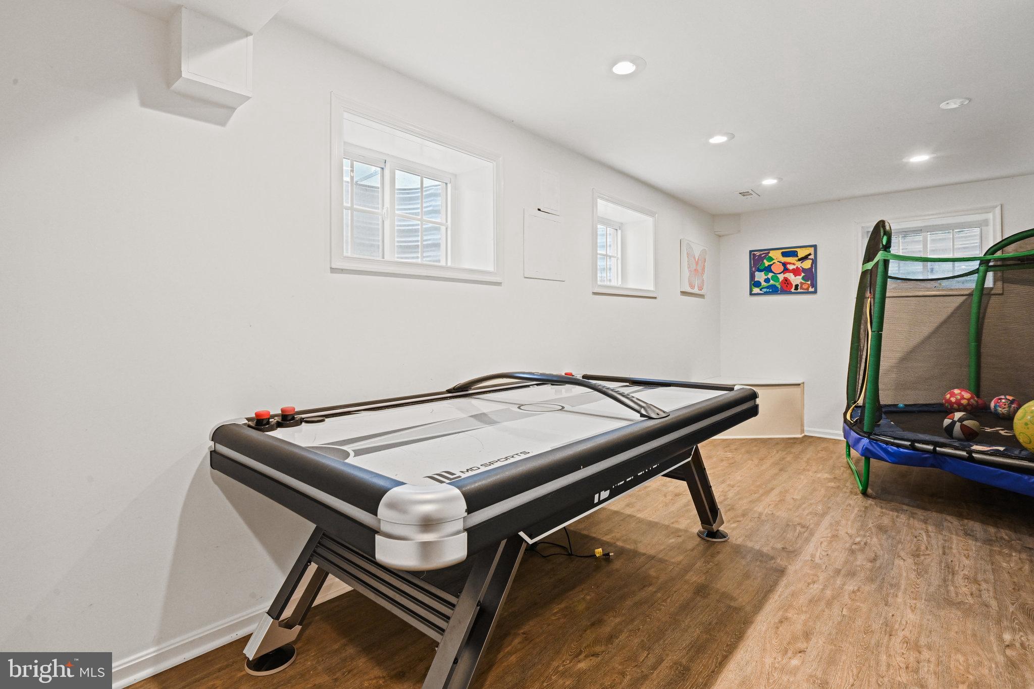 OAKDALE PARK - Residential