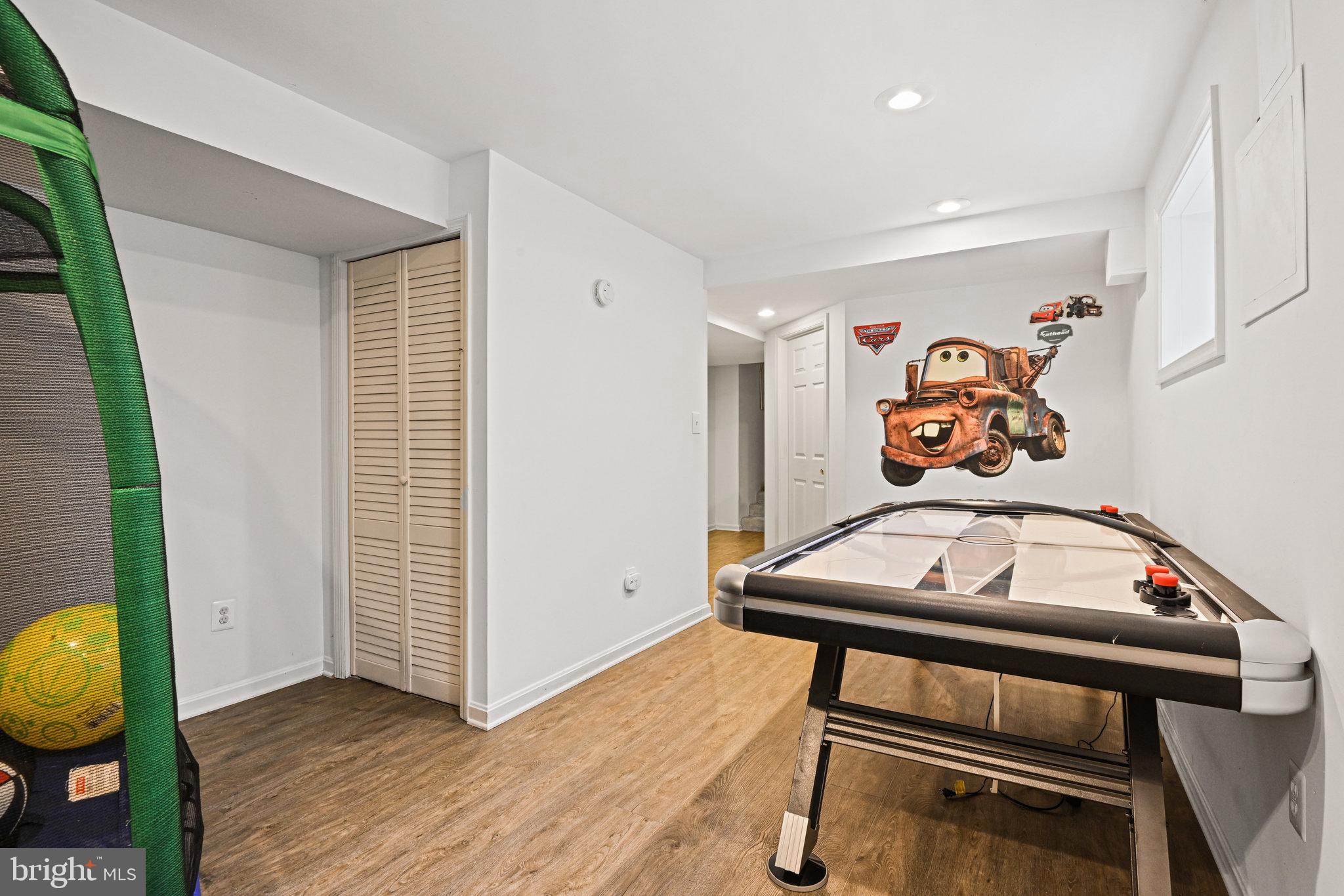 OAKDALE PARK - Residential