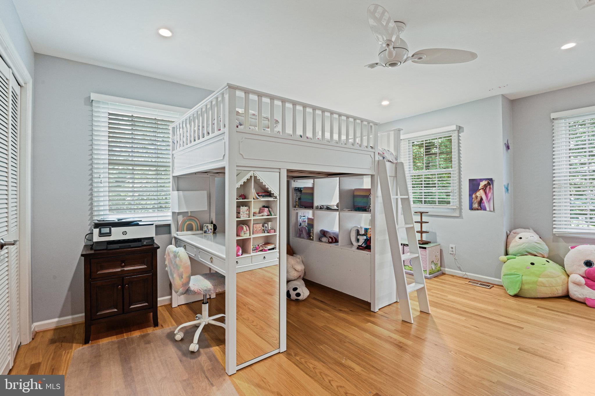 OAKDALE PARK - Residential