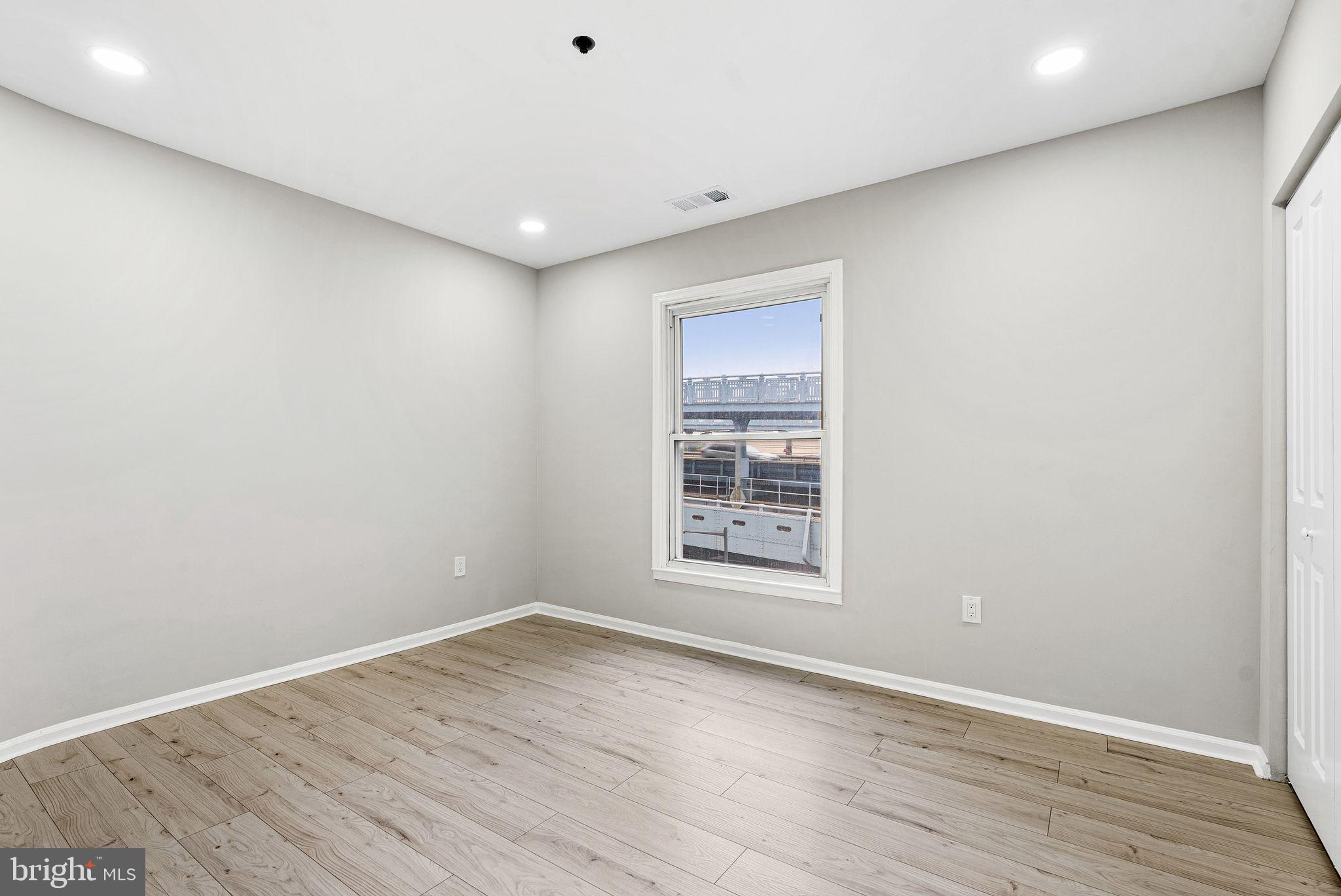 CLASSIC COURT - Residential