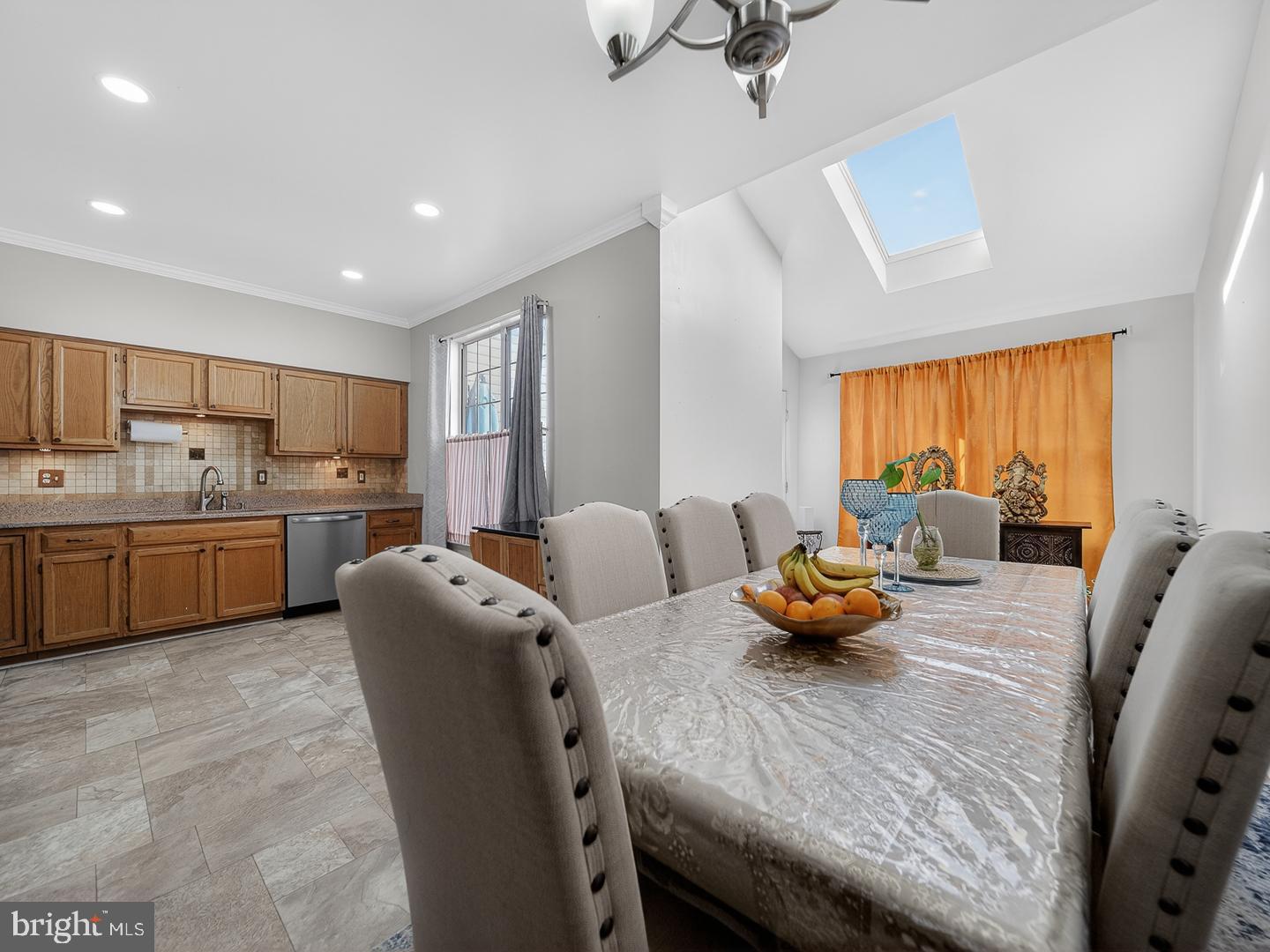 PARADISE - Residential Lease