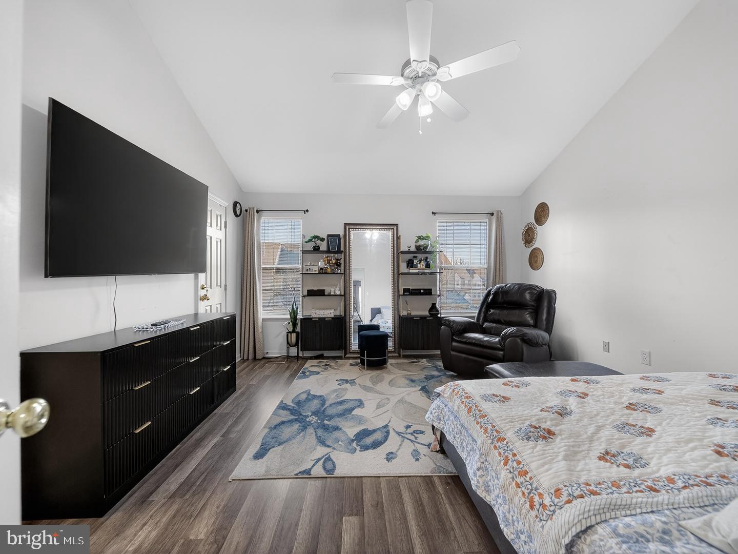 PARADISE - Residential Lease