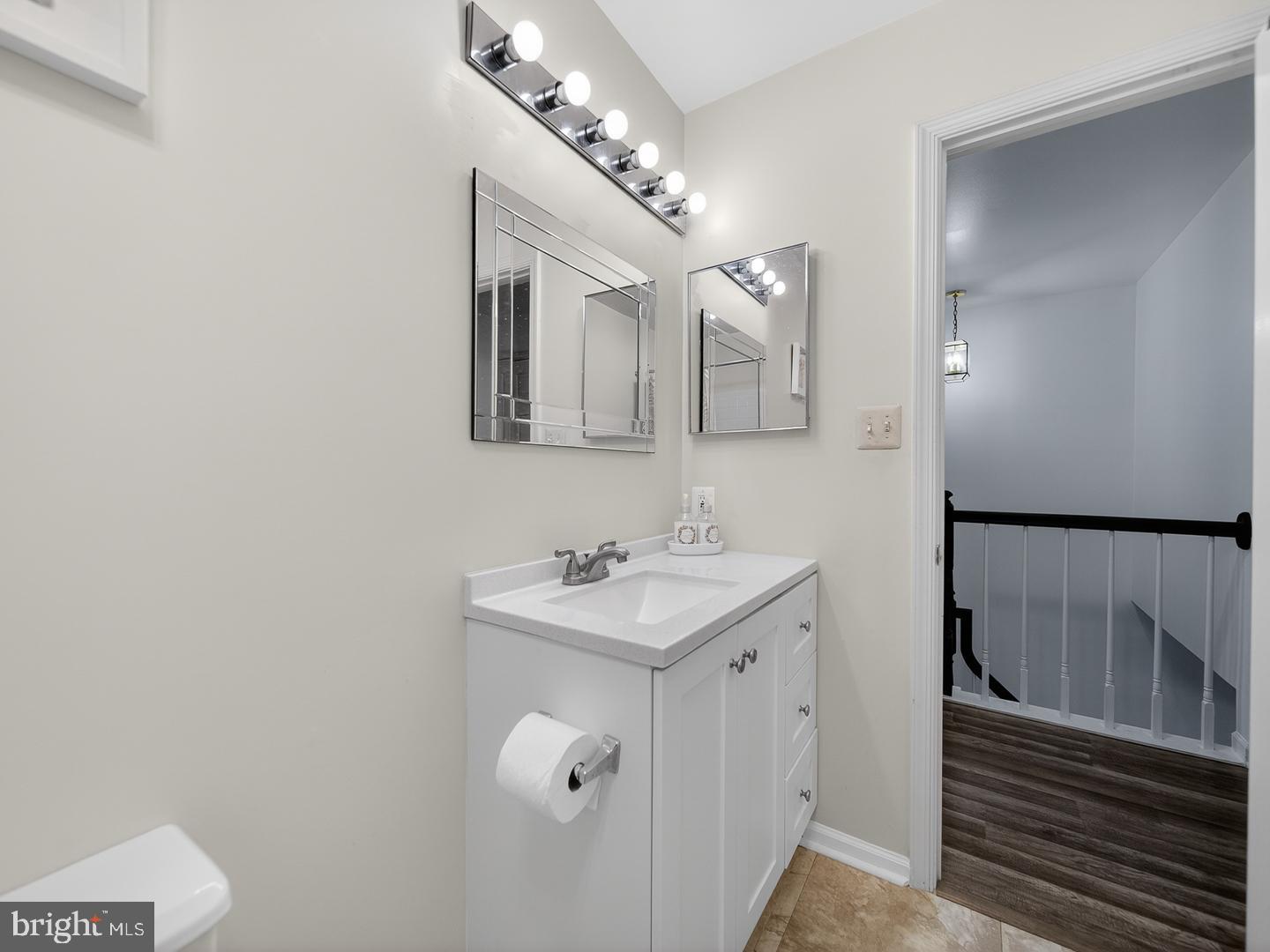 PARADISE - Residential Lease