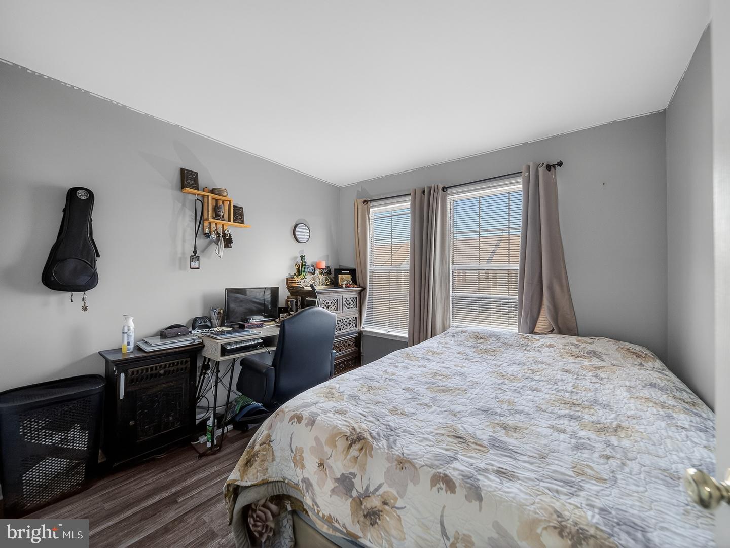 PARADISE - Residential Lease