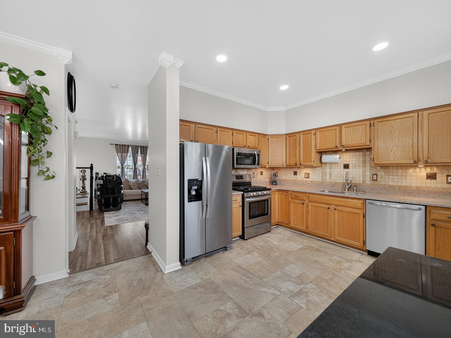 PARADISE - Residential Lease