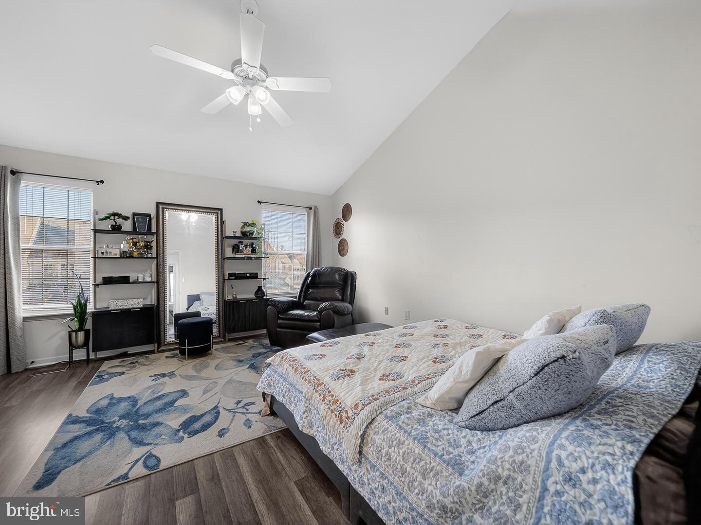 PARADISE - Residential Lease