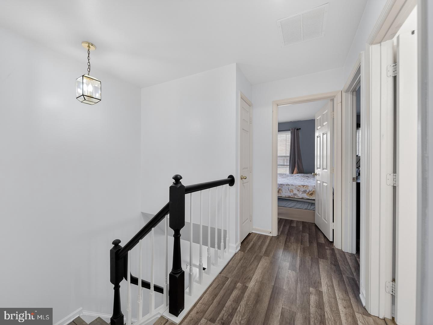 PARADISE - Residential Lease