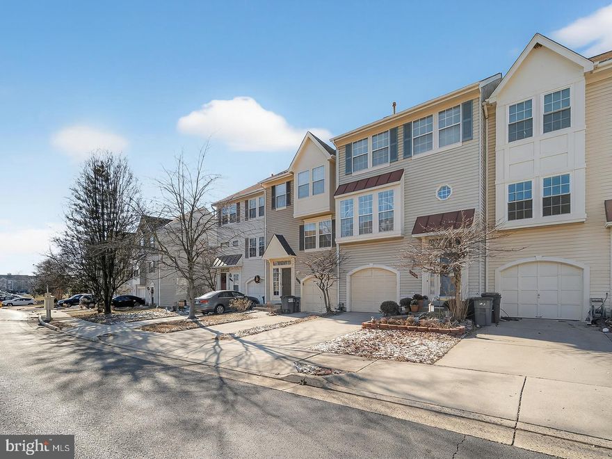 Available starting Feb 1,2026

ALL UTILITIES INCLUDED!!!

Step into this beautifully updated and well-maintained two-level foyer rental located in a highly desirable Manassas neighborhood. The main level boasts an open and spacious living room, a convenient half bath, and a bright kitchen and dining area featuring a skylight and access to a deck, perfect for enjoying your morning coffee. The upper level offers three comfortable bedrooms and two full bathrooms.
The landlord has completed extensive upgrades throughout the home, including stylish LVP flooring, brand-new stainless steel appliances, and a newly installed privacy door for the upper two levels.

Please note that the garage is not included, as it is used for landlord storage, and the basement is rented separately by another tenant. The property is currently landlord-occupied, with the landlord planning to move out by February 1st.