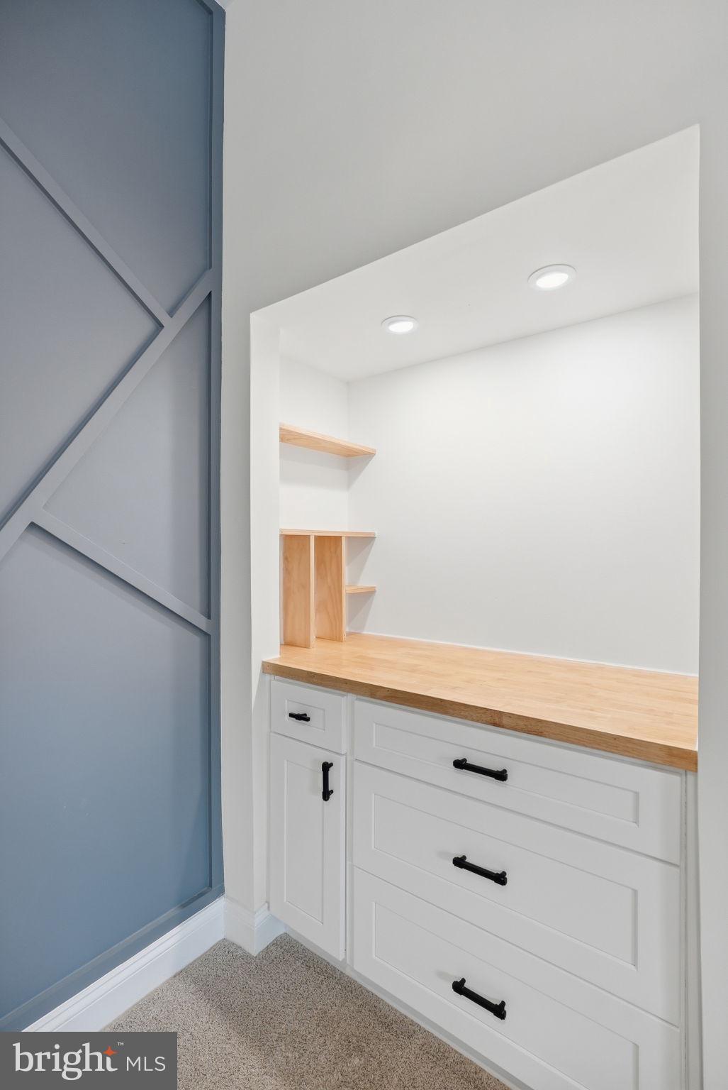 BROYHILL CREST - Residential