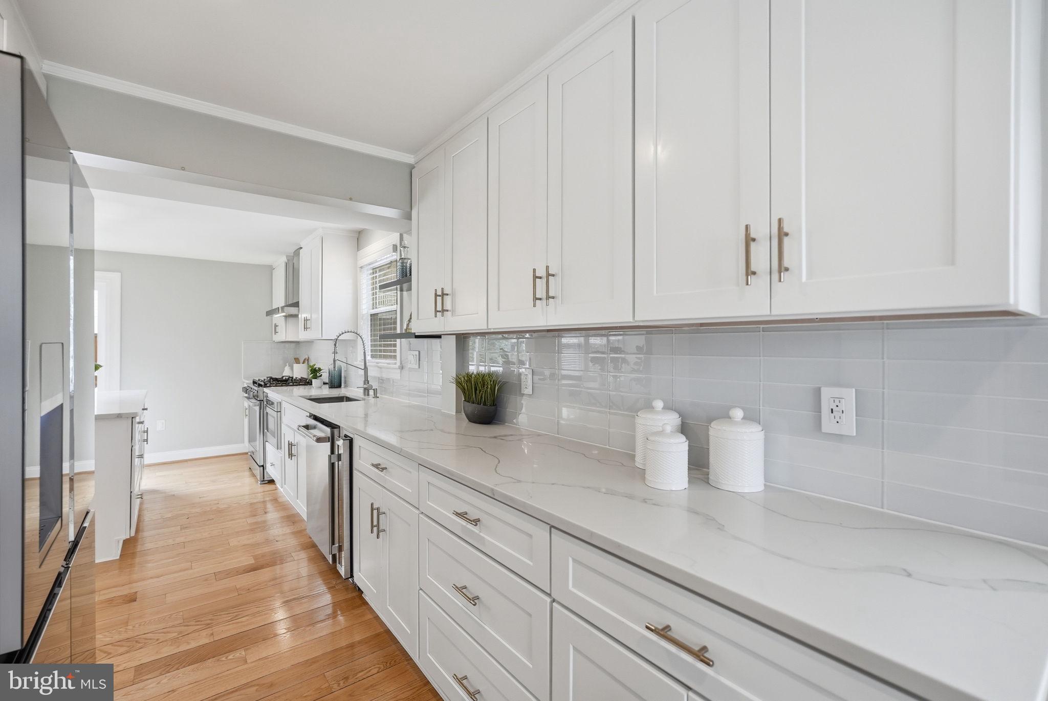 BROYHILL CREST - Residential