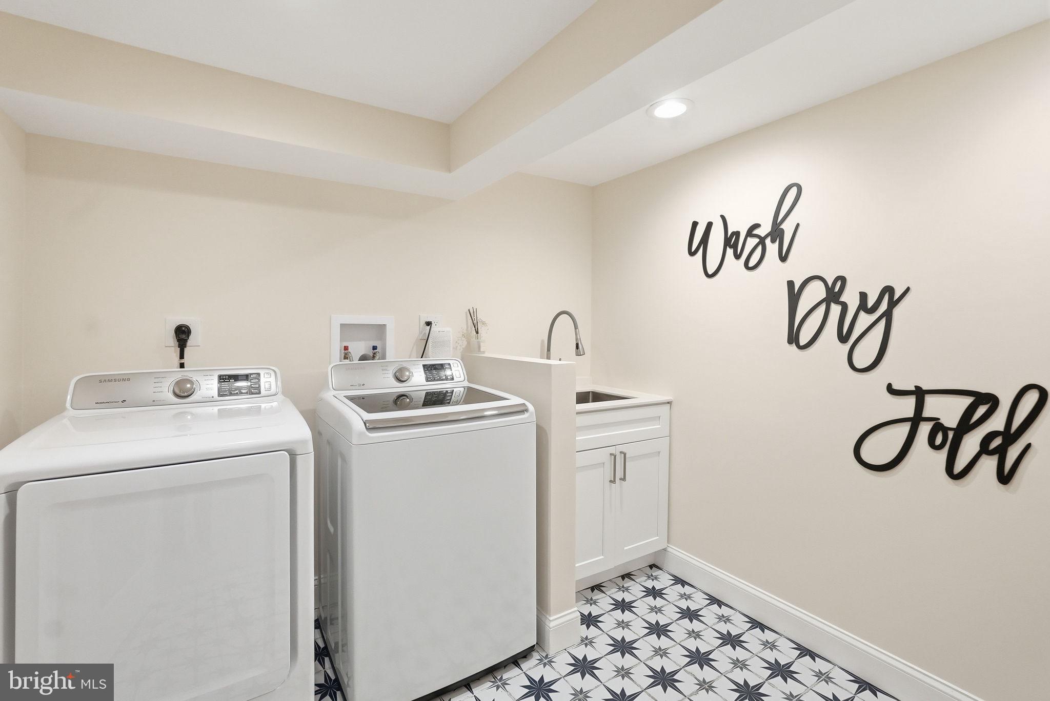 BROYHILL CREST - Residential