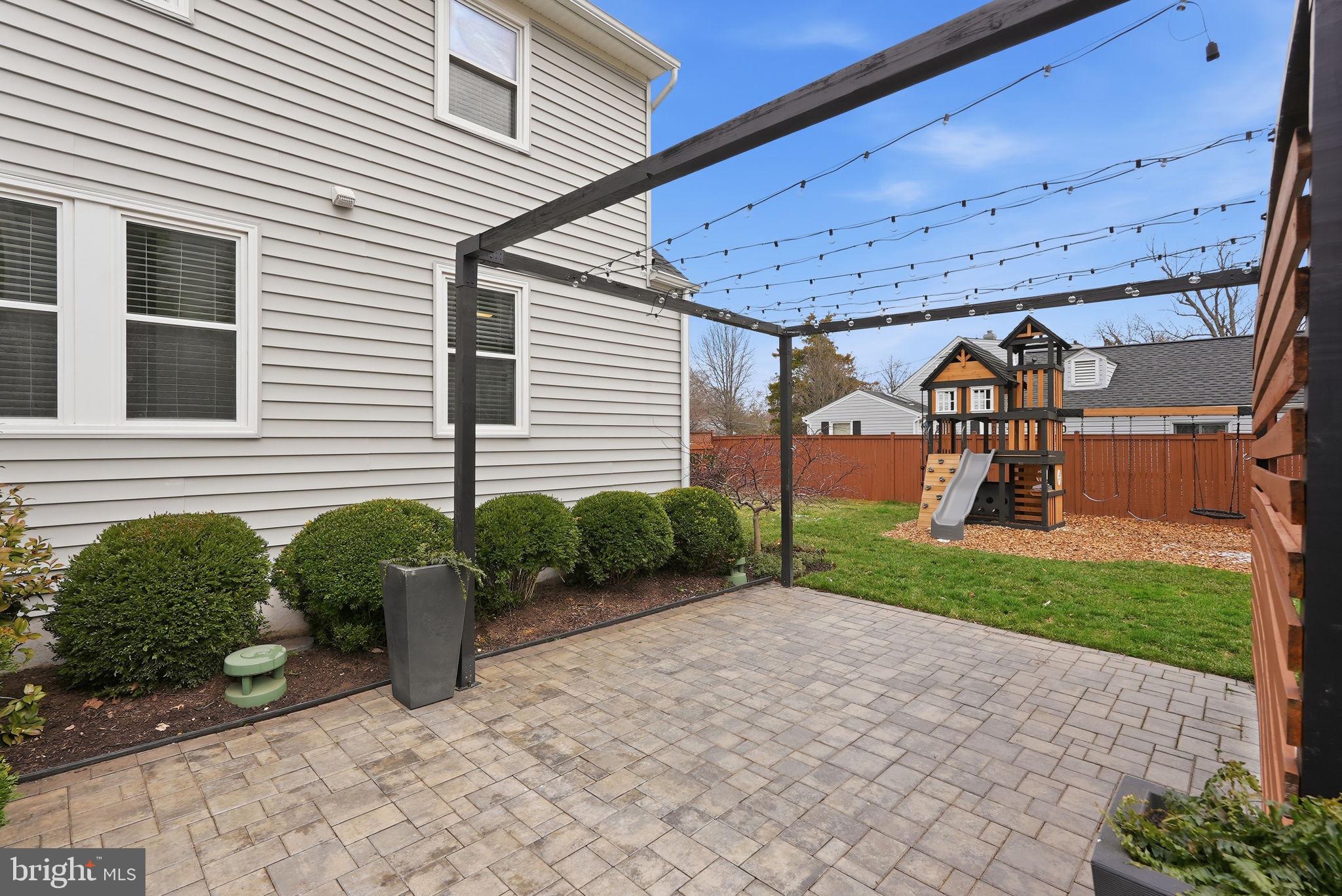 BROYHILL CREST - Residential