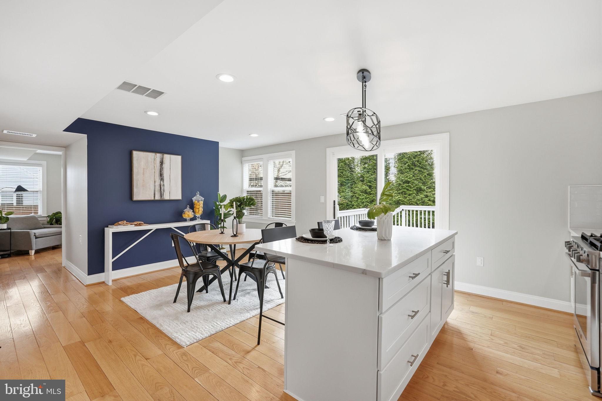 BROYHILL CREST - Residential