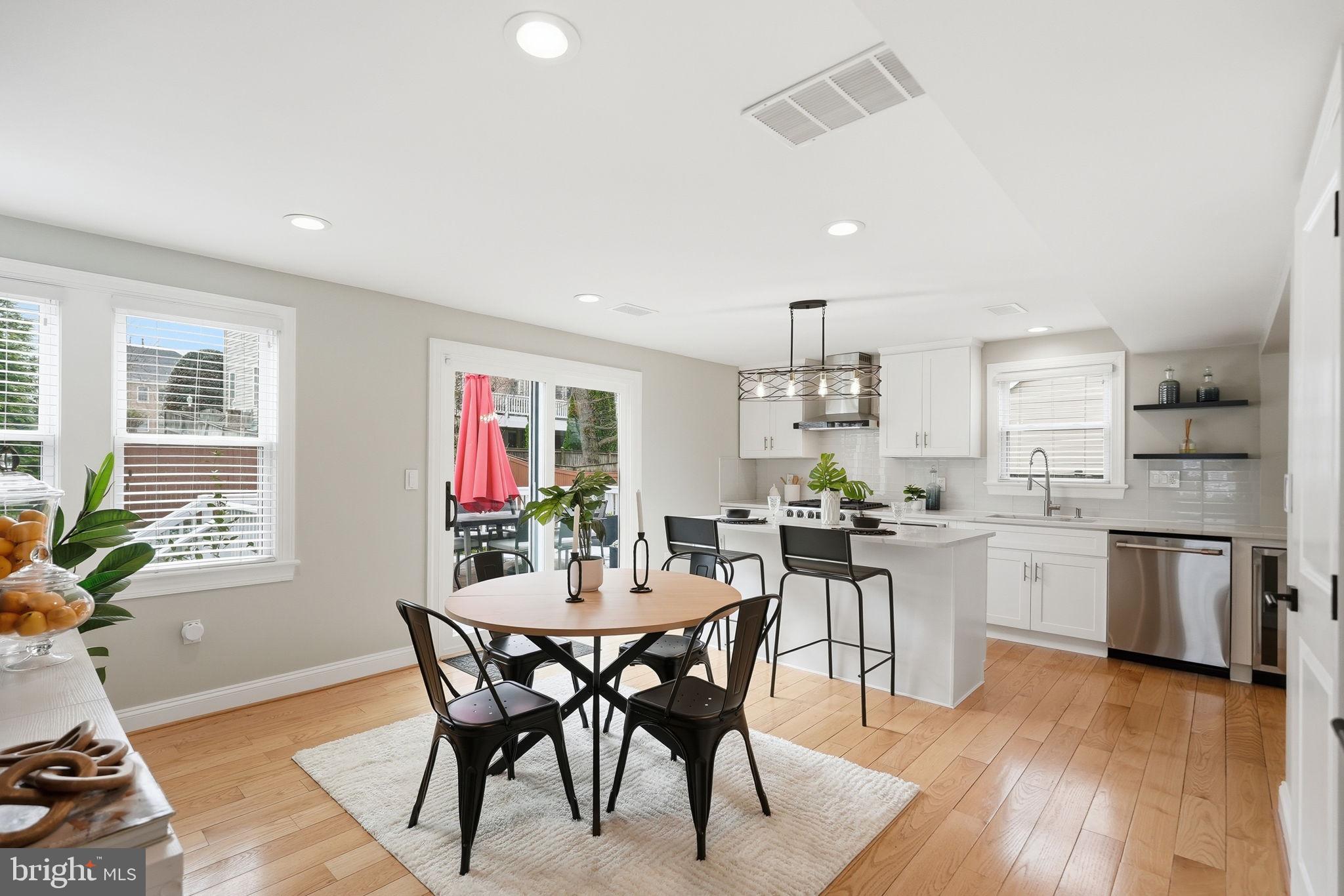 BROYHILL CREST - Residential