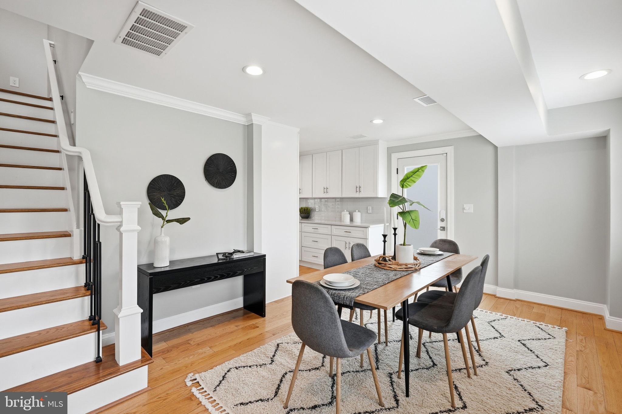 BROYHILL CREST - Residential