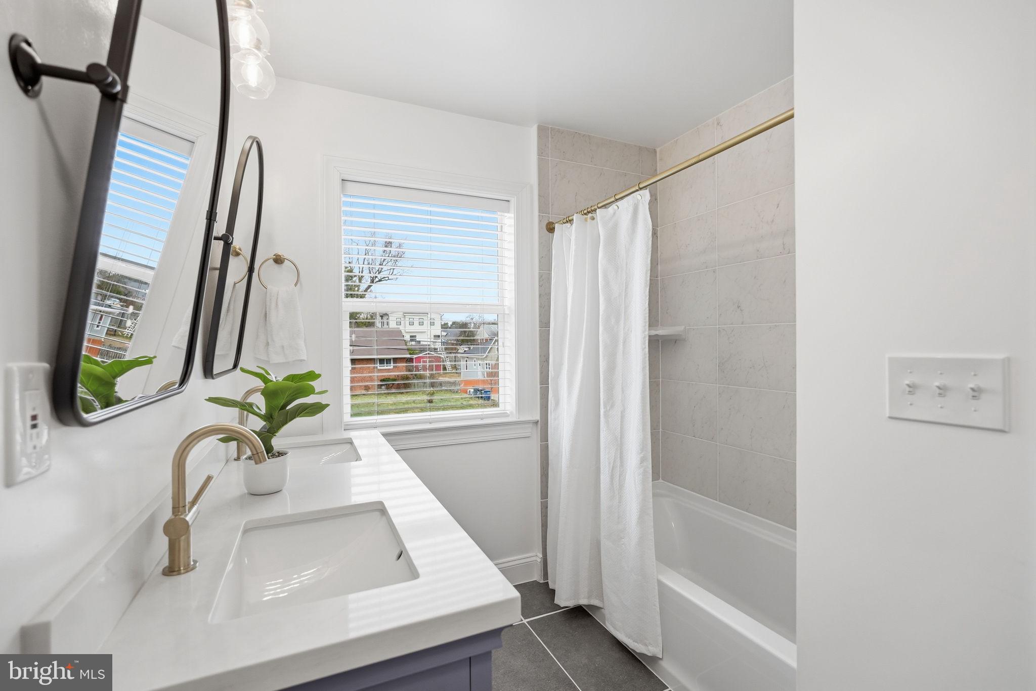 BROYHILL CREST - Residential